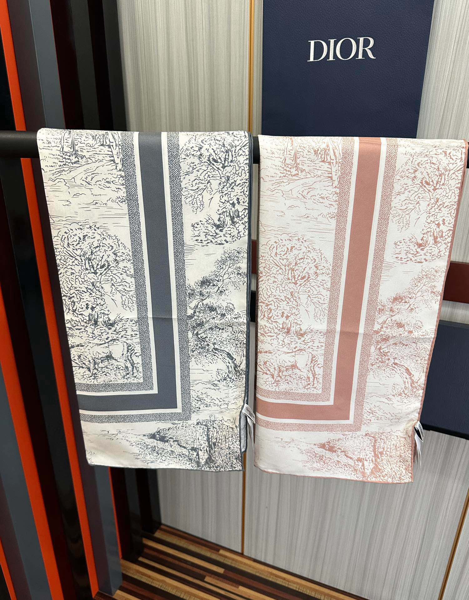 。 迪奥2025新款嘴唇顶级品质精致卷边發太美了玫瑰买到都说好👍下手一定要快高端 大爱❤️女人尤物 货极