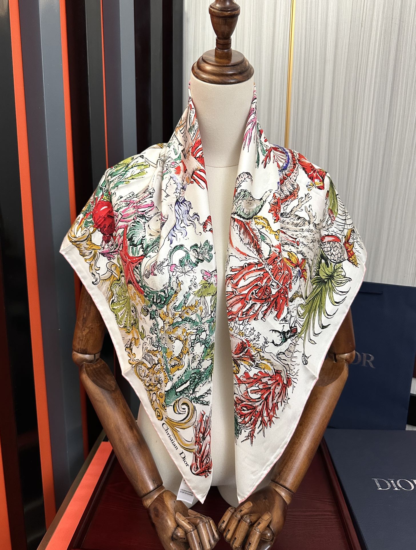 。高版本 迪奥2025新款官网同步 【花卉系列】太美了玫瑰买到都说好👍下手一定要快高端 大爱❤️女人尤物