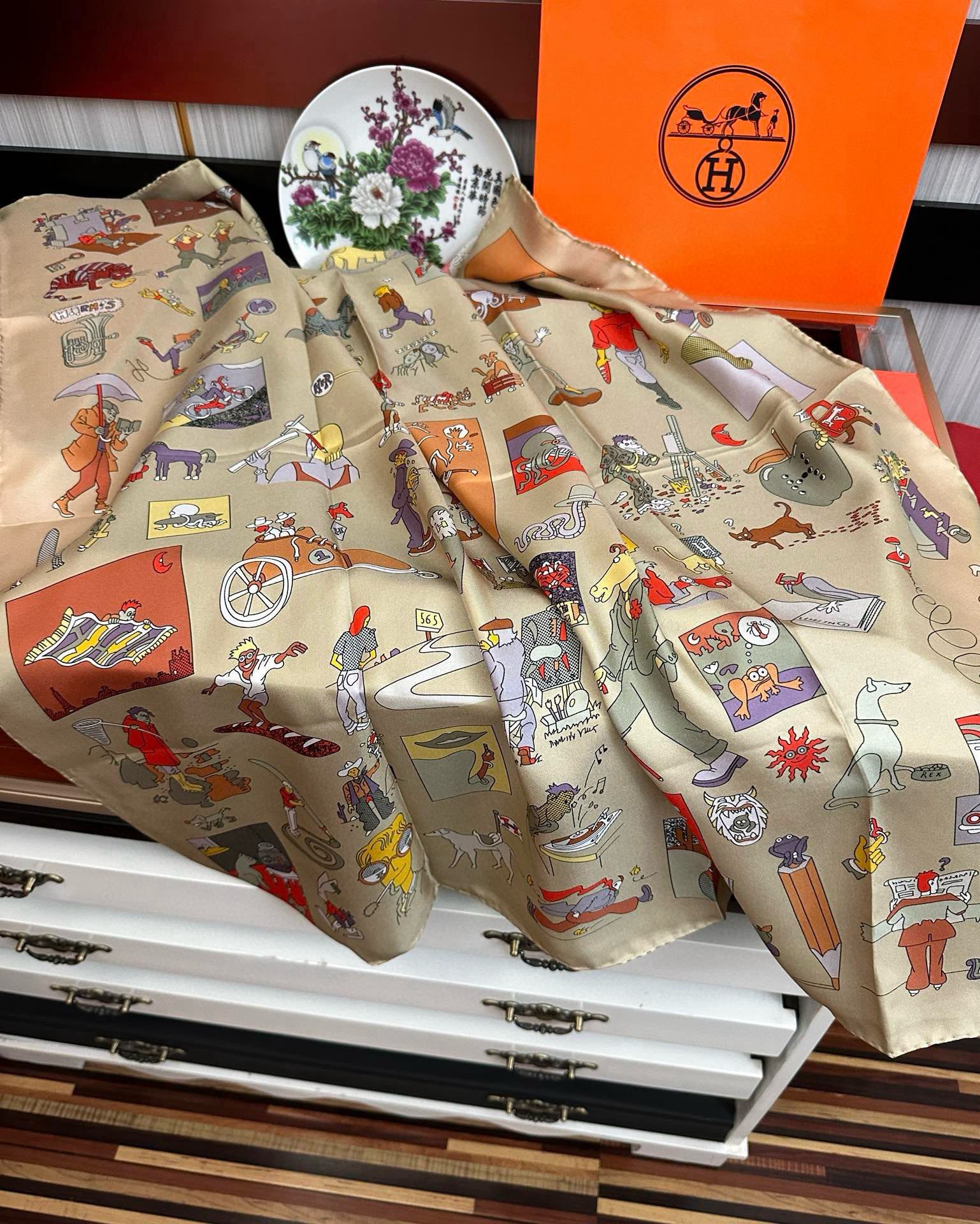 。高版本 爱马仕 官网同步 2025新款，精致手工卷边，买到都说好👍下手一定要快高端 大爱❤️女人尤物 