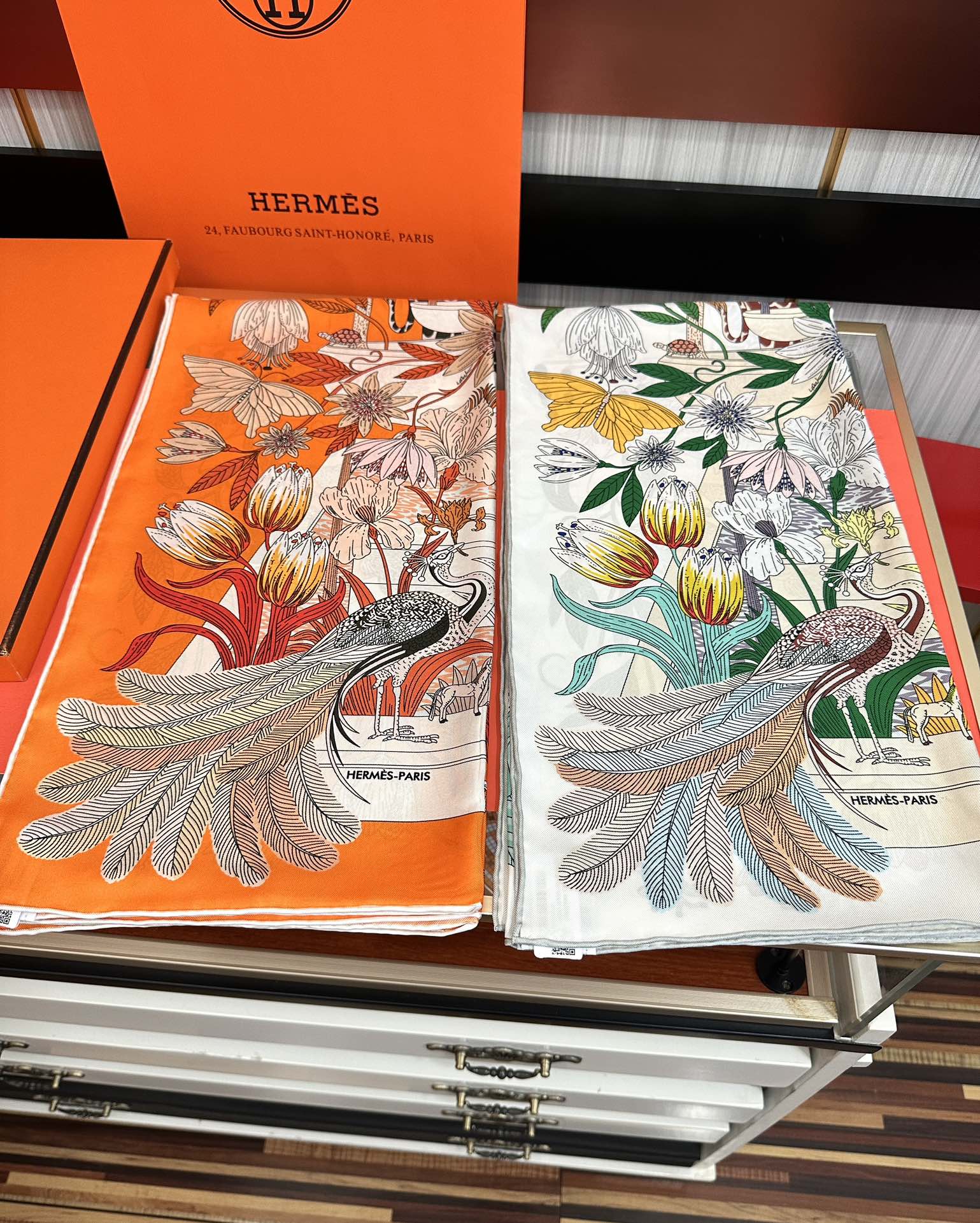 高版本。HERMES 【珍奇乐园】太阳精致卷边嘴唇品质感很显好得意好搭到上瘾的丝巾色带着不显山不露水的简