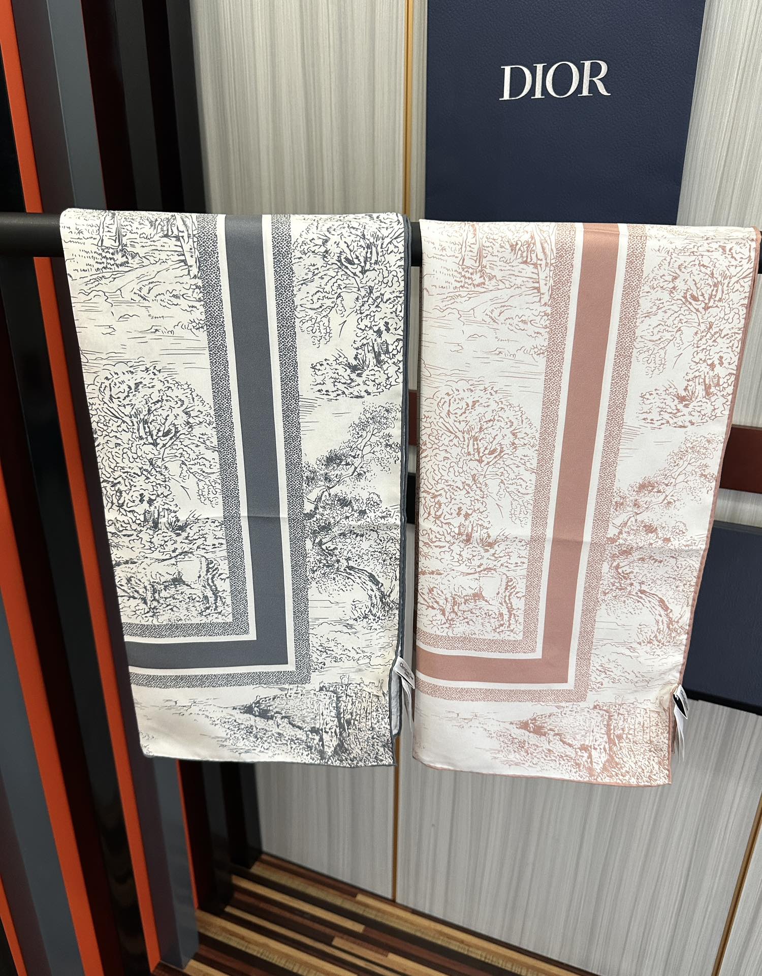 。 迪奥2025新款嘴唇顶级品质精致卷边發太美了玫瑰买到都说好👍下手一定要快高端 大爱❤️女人尤物 货极