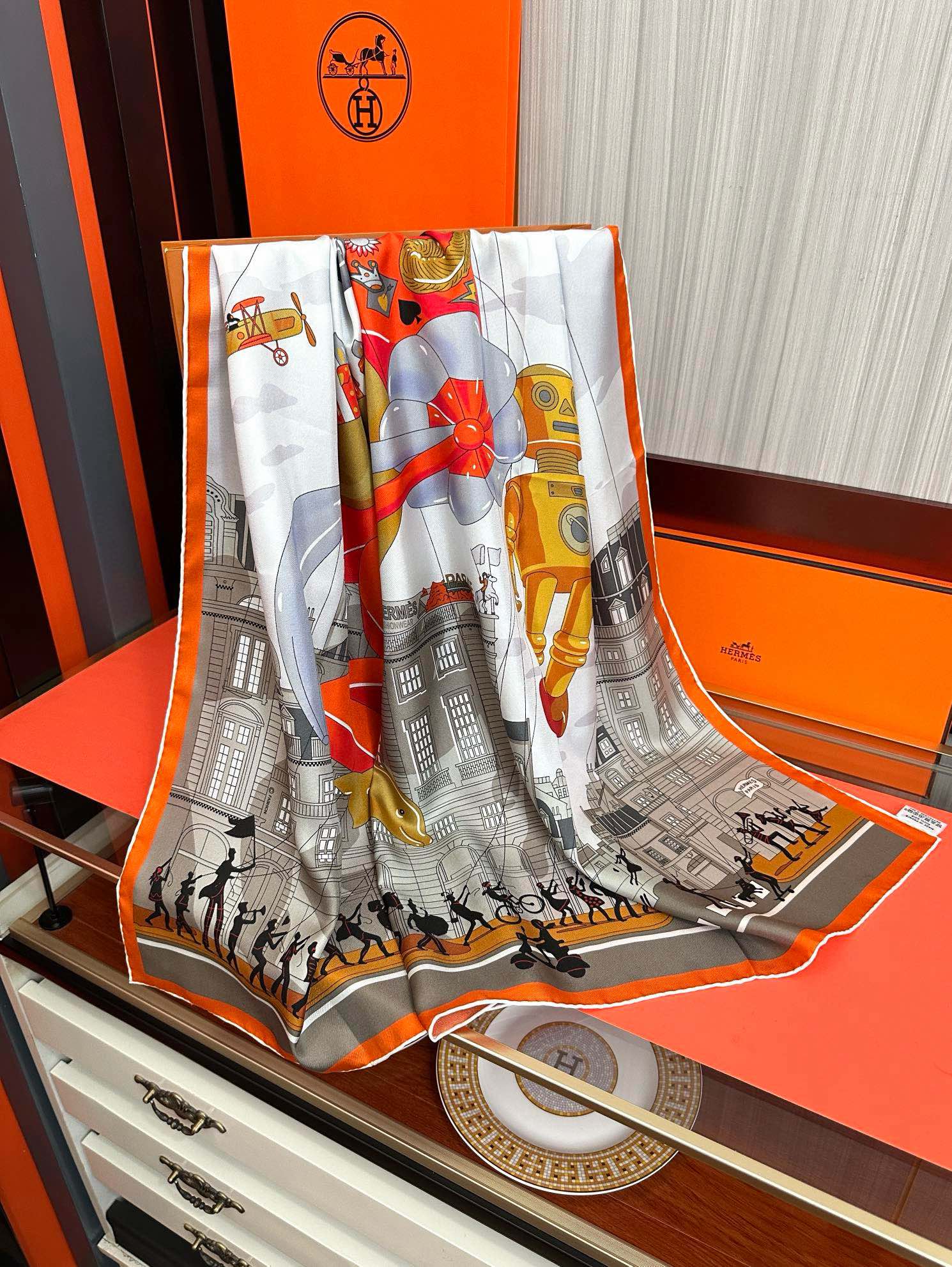 高版本。HERMES 2025官网同步 【爱马仕巡游】太阳精致卷边嘴唇品质感很显好得意好搭到上瘾的丝巾色
