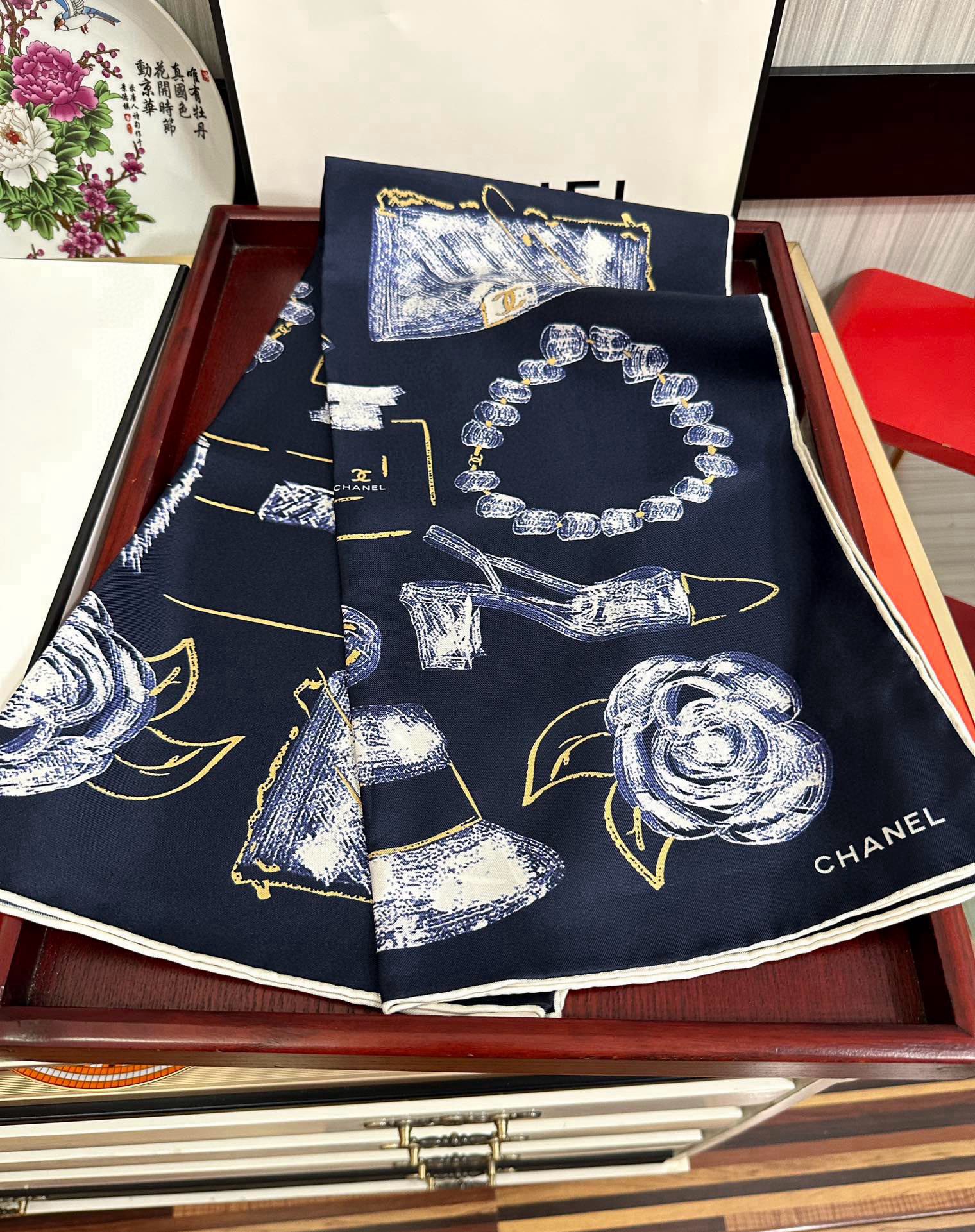 。新品 小香🌟太美了庆祝四季都可以用‼️真心美的让人非常非常心动 上身效果简直美翻了 品质非常完美👍‼️