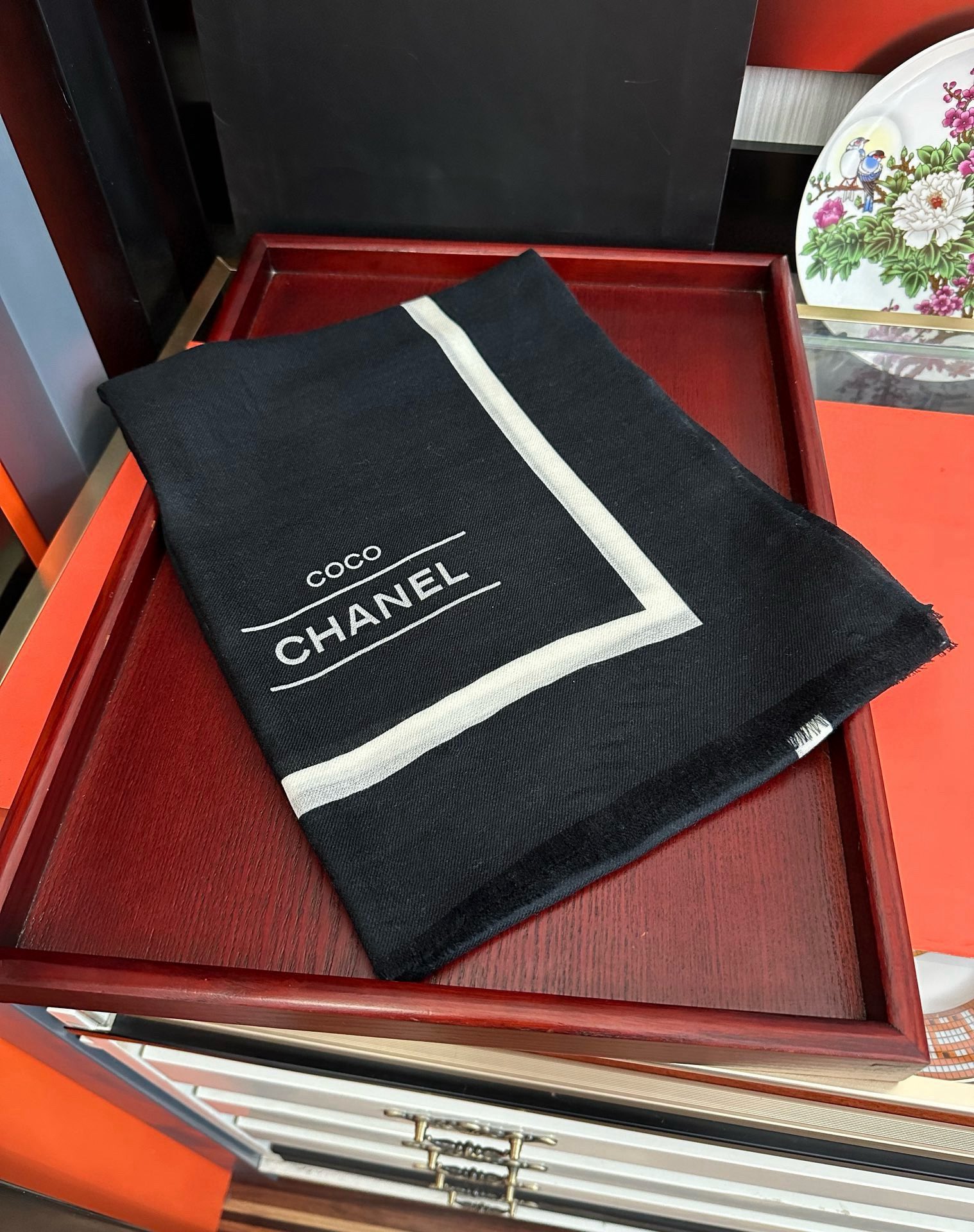 🔥2080 香奈儿 经典优雅Coco风礼物~气质到骨子里色香奶奶新一季的面料超高级，真心超级柔软，丝丝顺