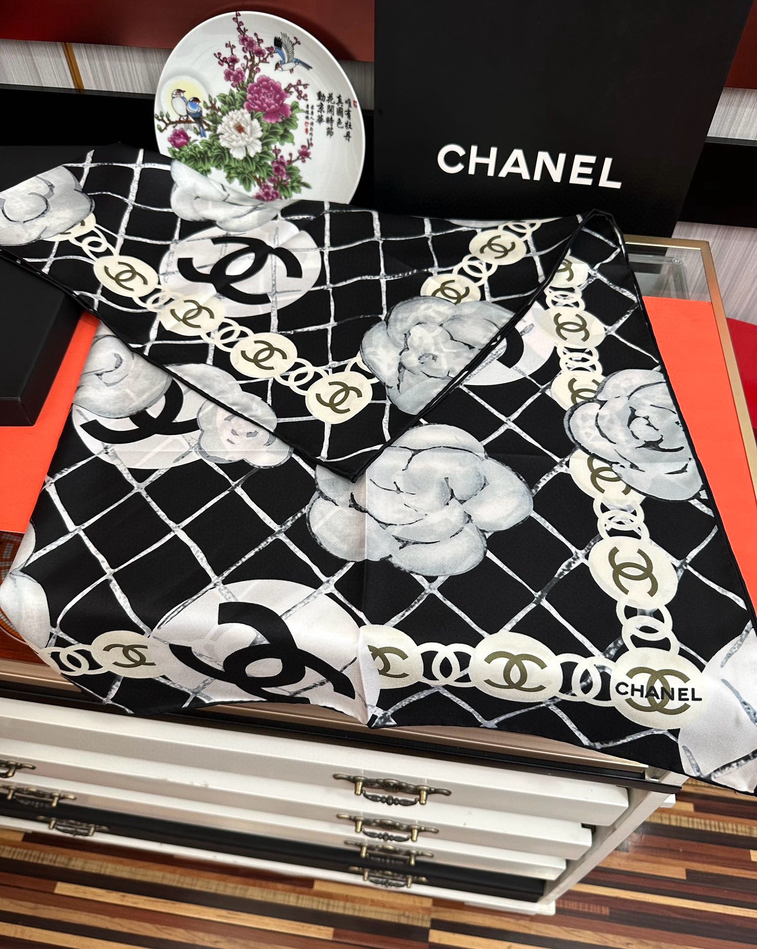 🔥2080高品质 香奈儿【山茶花系列】 精致款边 永远都是那么经典發『▪️落入安稳，经典宇宙情人』香粉欢