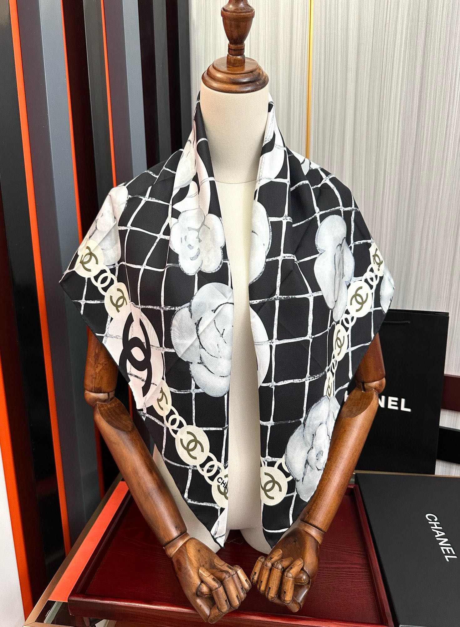 🔥2080高品质 香奈儿【山茶花系列】 精致款边 永远都是那么经典發『▪️落入安稳，经典宇宙情人』香粉欢