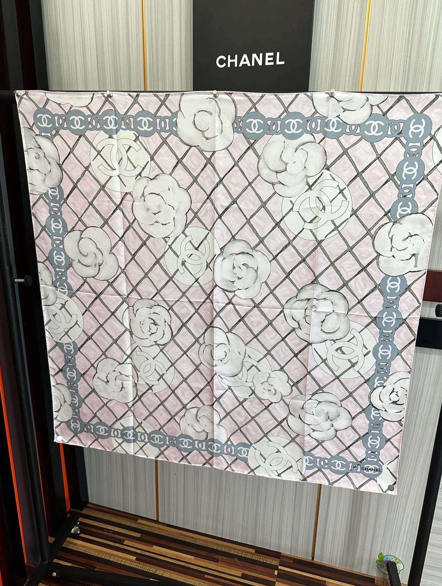 🔥2080高品质 香奈儿【山茶花系列】 精致款边 永远都是那么经典發『▪️落入安稳,经典宇宙情人』香粉欢