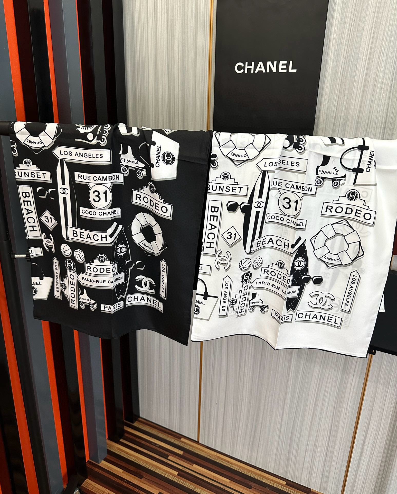  🔥2080香奈儿 顶级设计师 又一新款出货了庆祝靓女们必备款色太美了玫瑰上身效果非常美得意各种图案标志