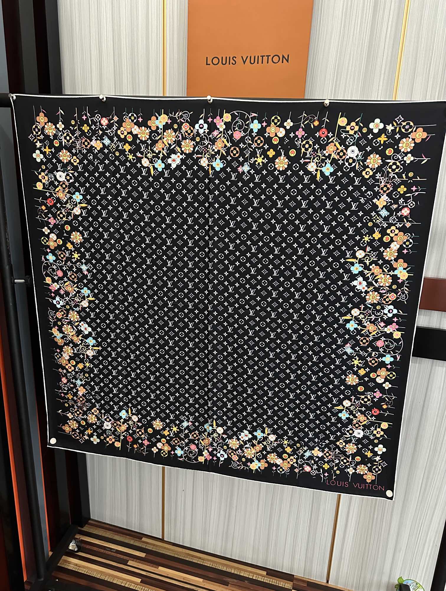 🔥高版本LV官网同步【双面同色】庆祝2025最新款“L家”通过别致的经典色彩向原创设计致敬太阳作品未经重