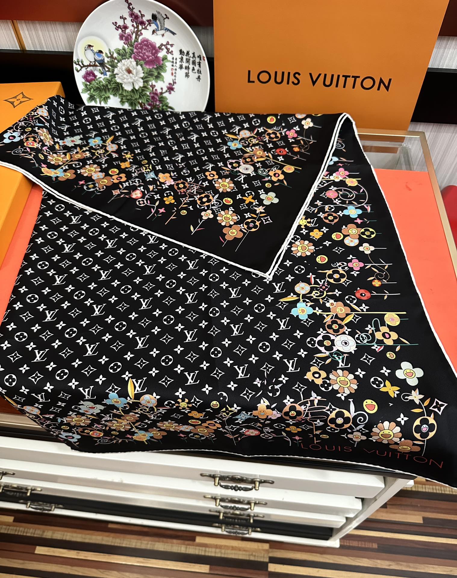 🔥高版本LV官网同步【双面同色】庆祝2025最新款“L家”通过别致的经典色彩向原创设计致敬太阳作品未经重