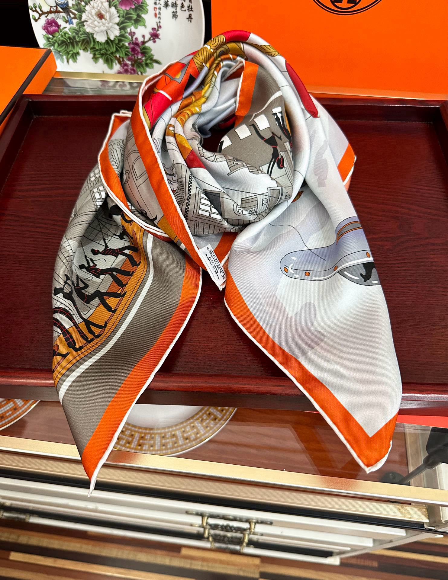 高版本🔥HERMES 2025官网同步 【爱马仕巡游】太阳精致卷边嘴唇品质感很显好得意好搭到上瘾的丝巾色