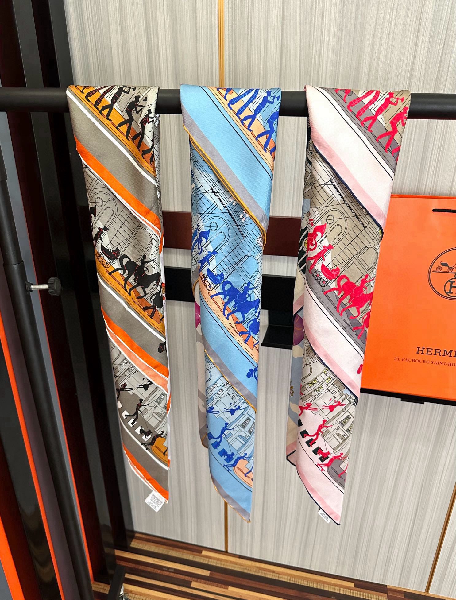 高版本🔥HERMES 2025官网同步 【爱马仕巡游】太阳精致卷边嘴唇品质感很显好得意好搭到上瘾的丝巾色