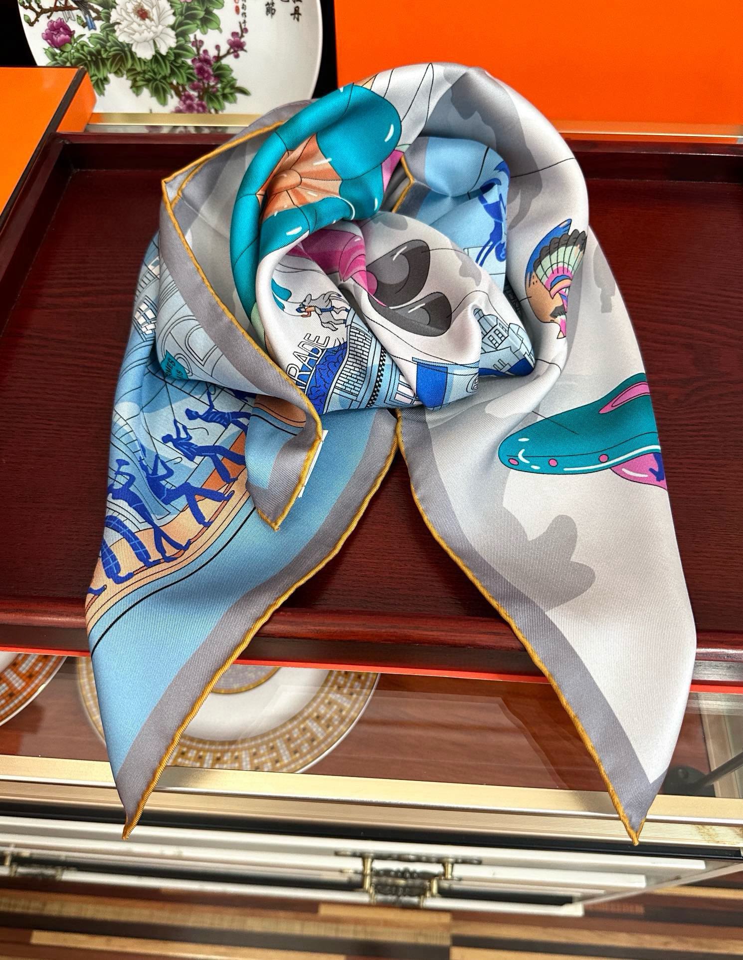 高版本🔥HERMES 2025官网同步 【爱马仕巡游】太阳精致卷边嘴唇品质感很显好得意好搭到上瘾的丝巾色