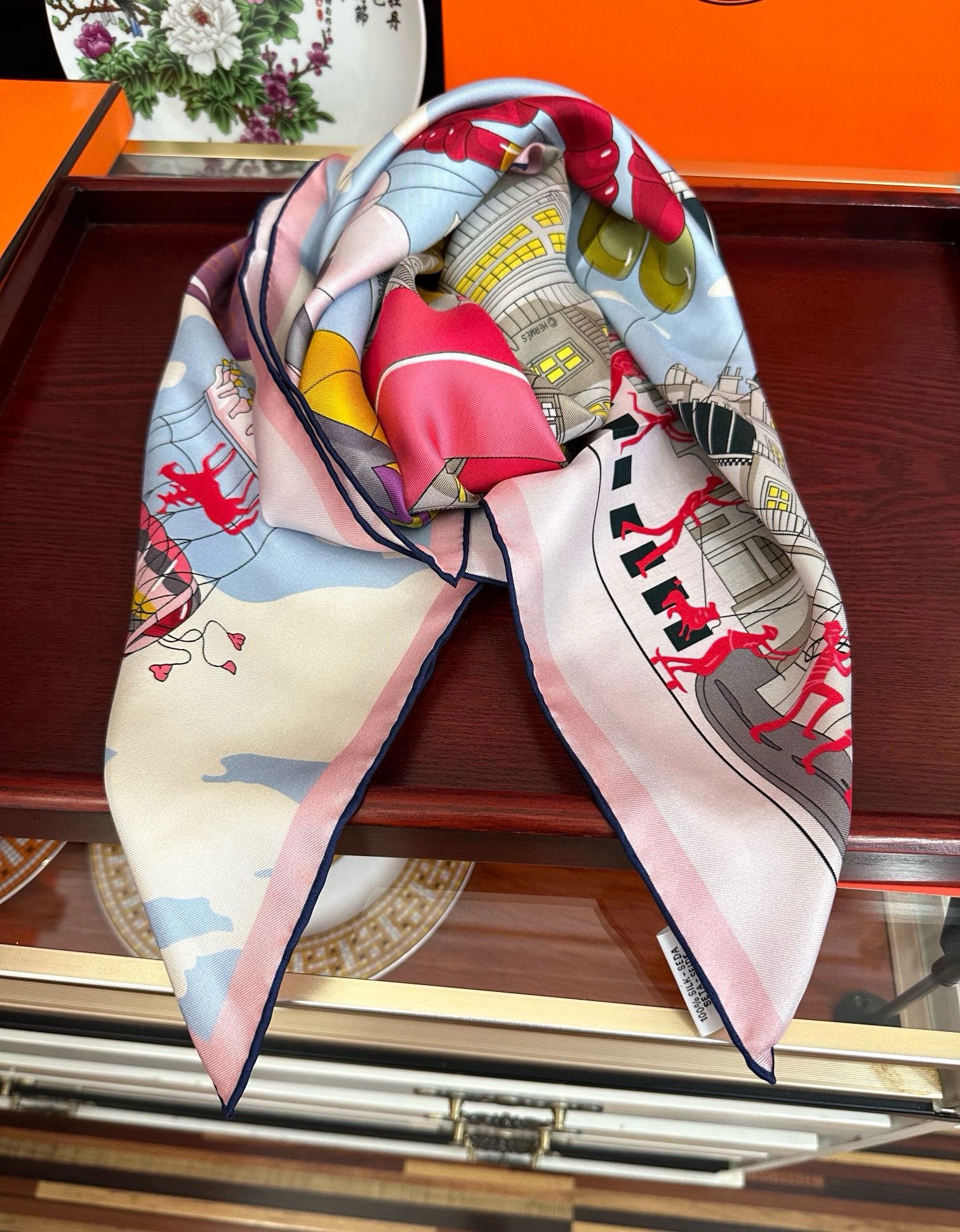 高版本🔥HERMES 2025官网同步 【爱马仕巡游】太阳精致卷边嘴唇品质感很显好得意好搭到上瘾的丝巾色