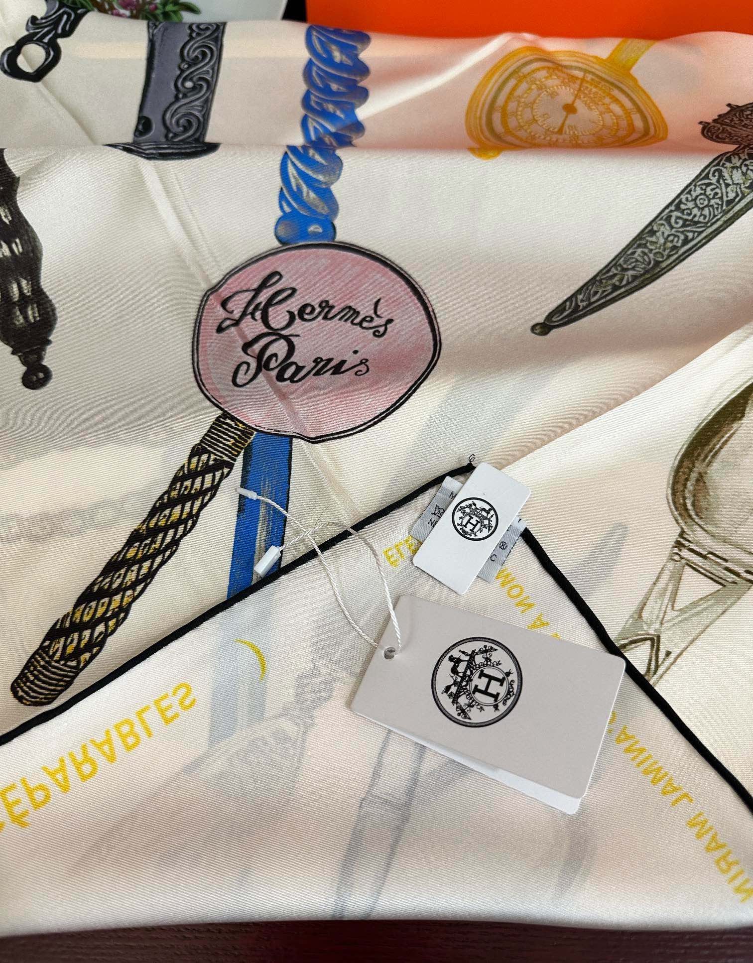 🔥2080 最新款 HERMES 重磅庆祝【形影相随】方巾嘴唇精简时髦，品质感很显好得意好搭到上瘾的丝巾