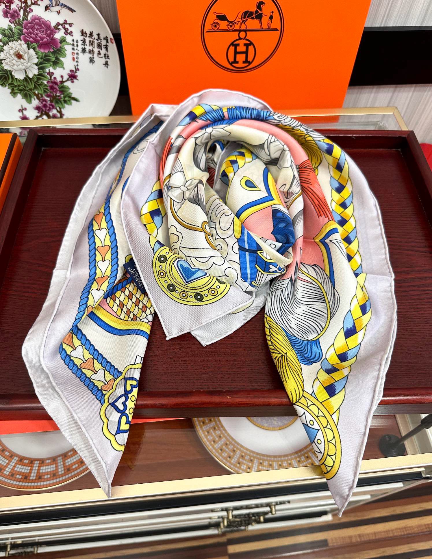 Hermès Silk Scarf 'Cheval au Galop' - Elegant Hand-Rolled Designer Scarf 6 i1751977364 3465 6