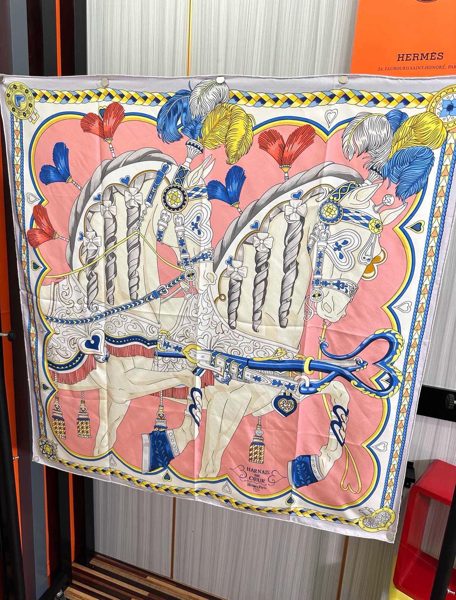 Hermès Silk Scarf 'Cheval au Galop' - Elegant Hand-Rolled Designer Scarf 9 i1751977364 5927 8