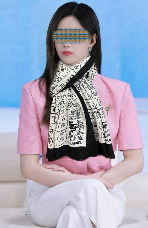 Chanel 2025 No.5 Perfume Bottle Print Cashmere Scarf Shawl 100x200cm 1 Chanel 2025 No.5 Perfume Bottle Print Cashmere Scarf Shawl 100x200cm