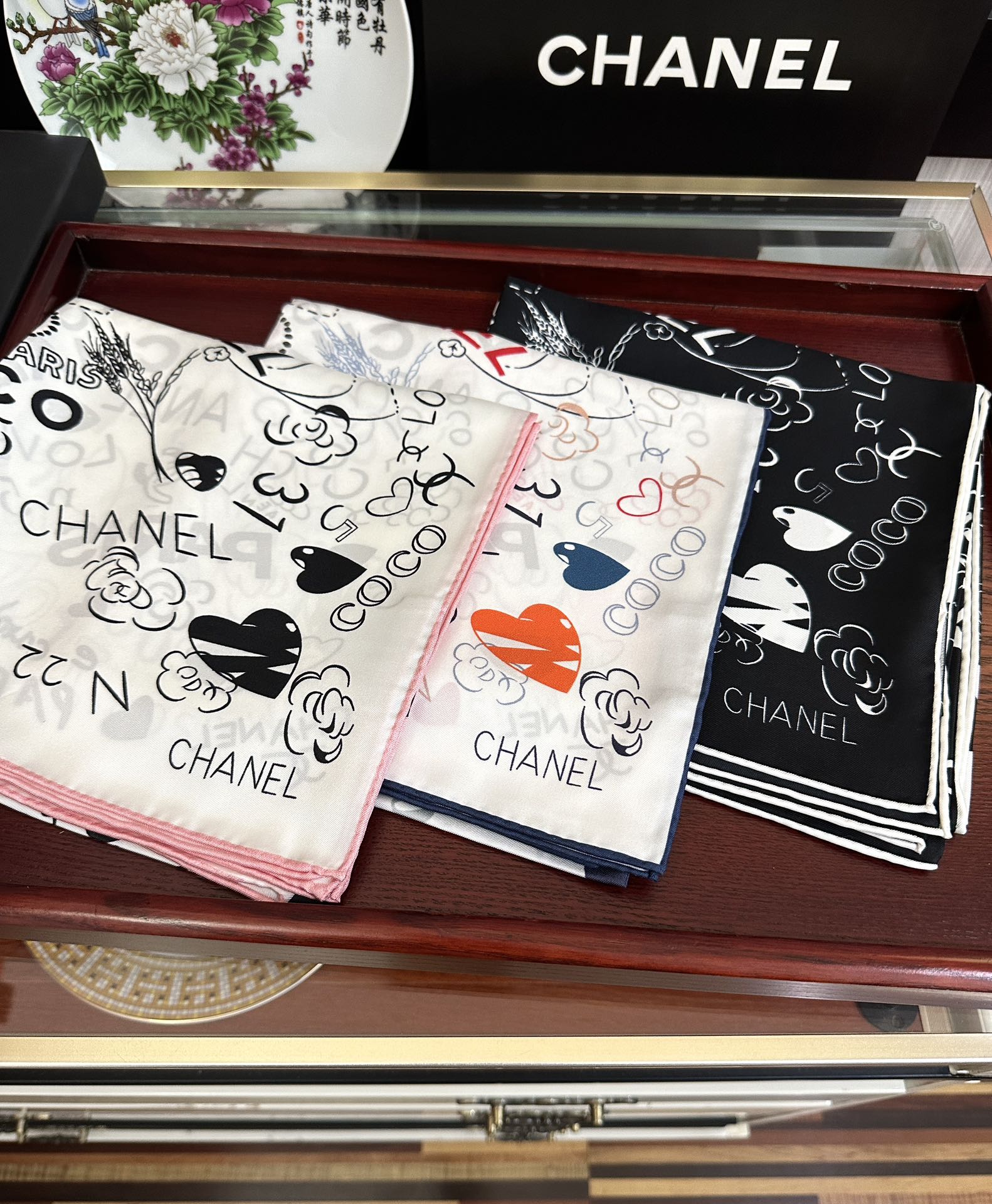  。香奈儿【18mm双面同色】浪漫爱情重磅推荐色真的超级爱的款式❤️Love,真情永在得意一条印有cha