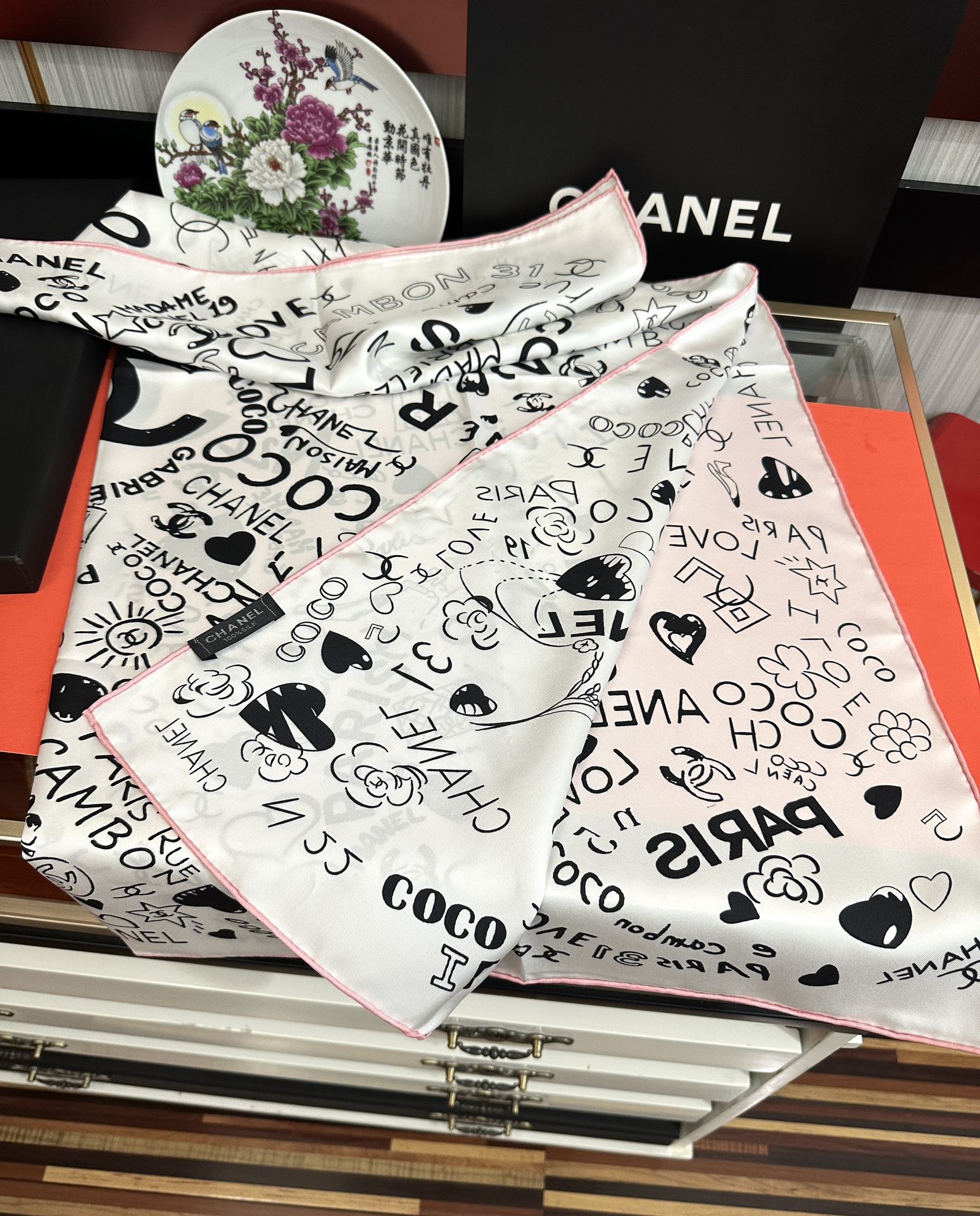  。香奈儿【18mm双面同色】浪漫爱情重磅推荐色真的超级爱的款式❤️Love,真情永在得意一条印有cha