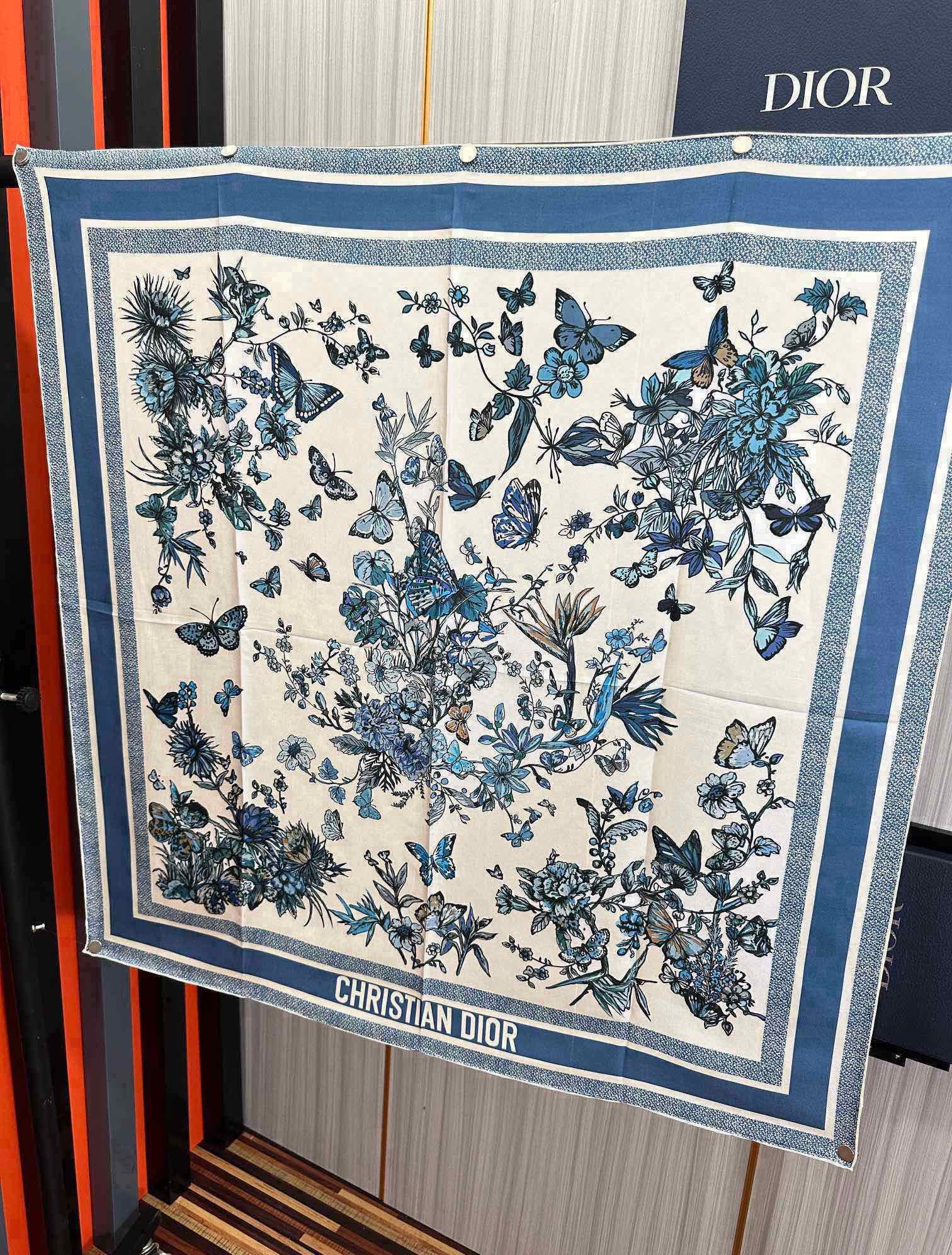 。 迪澳2025春夏季新款，太美了玫瑰买到都说好👍下手一定要快高端 大爱❤️女人尤物 货极少 四季都可以