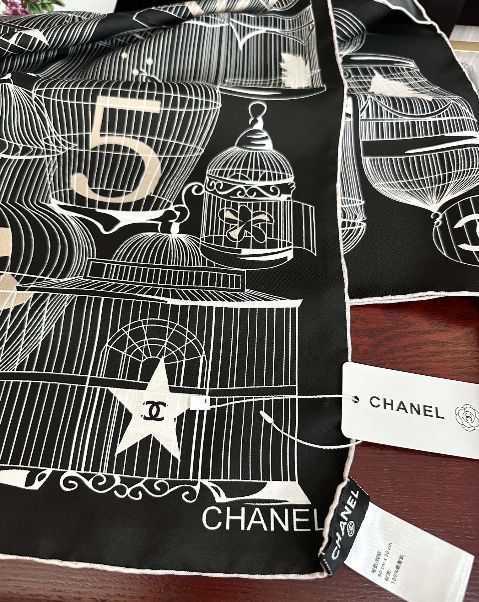 🆕2010最新款 香奈儿 顶级设计师 又一新款出货了庆祝靓女们必备款色太美了玫瑰上身效果非常美得意各种图