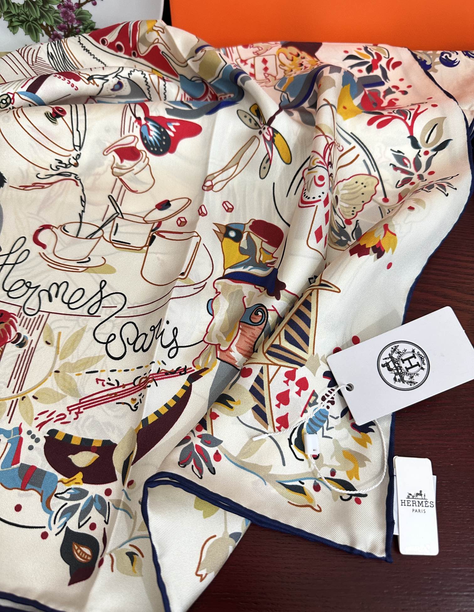 🆕高版本 爱马仕 官网同步【埃米尔奇幻之夜 】设计师：Virginie 夜幕降临在圣奥诺雷街（rue d