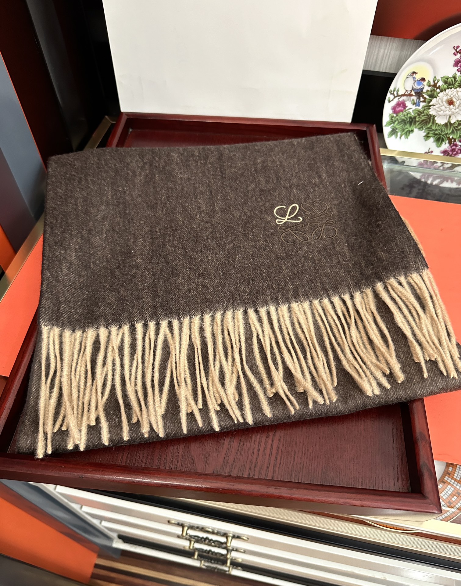 。 2010 新品，太美了，罗意威，采用内蒙古山羊绒，渐变系列，最新款男女通用情侣款👫重磅推荐💥 经典的