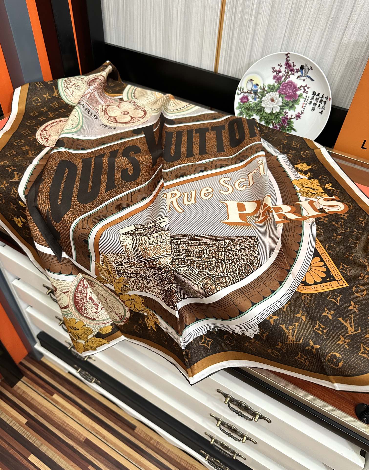 💖Lv家🌟2025【经典款式】真丝方巾👍【高端 大爱❤️女人尤物 】货极少 四季都可以用‼️真心美的让人