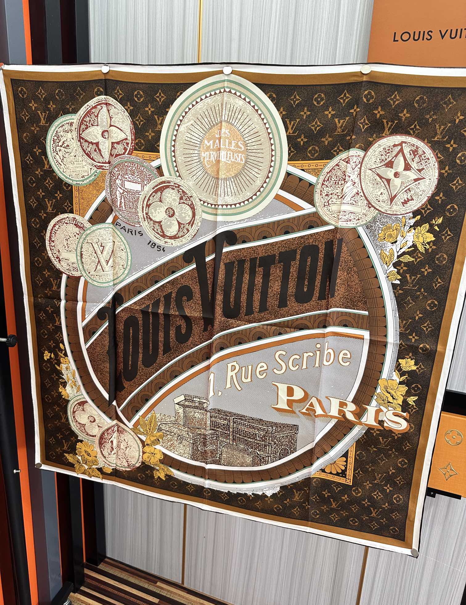 💖Lv家🌟2025【经典款式】真丝方巾👍【高端 大爱❤️女人尤物 】货极少 四季都可以用‼️真心美的让人