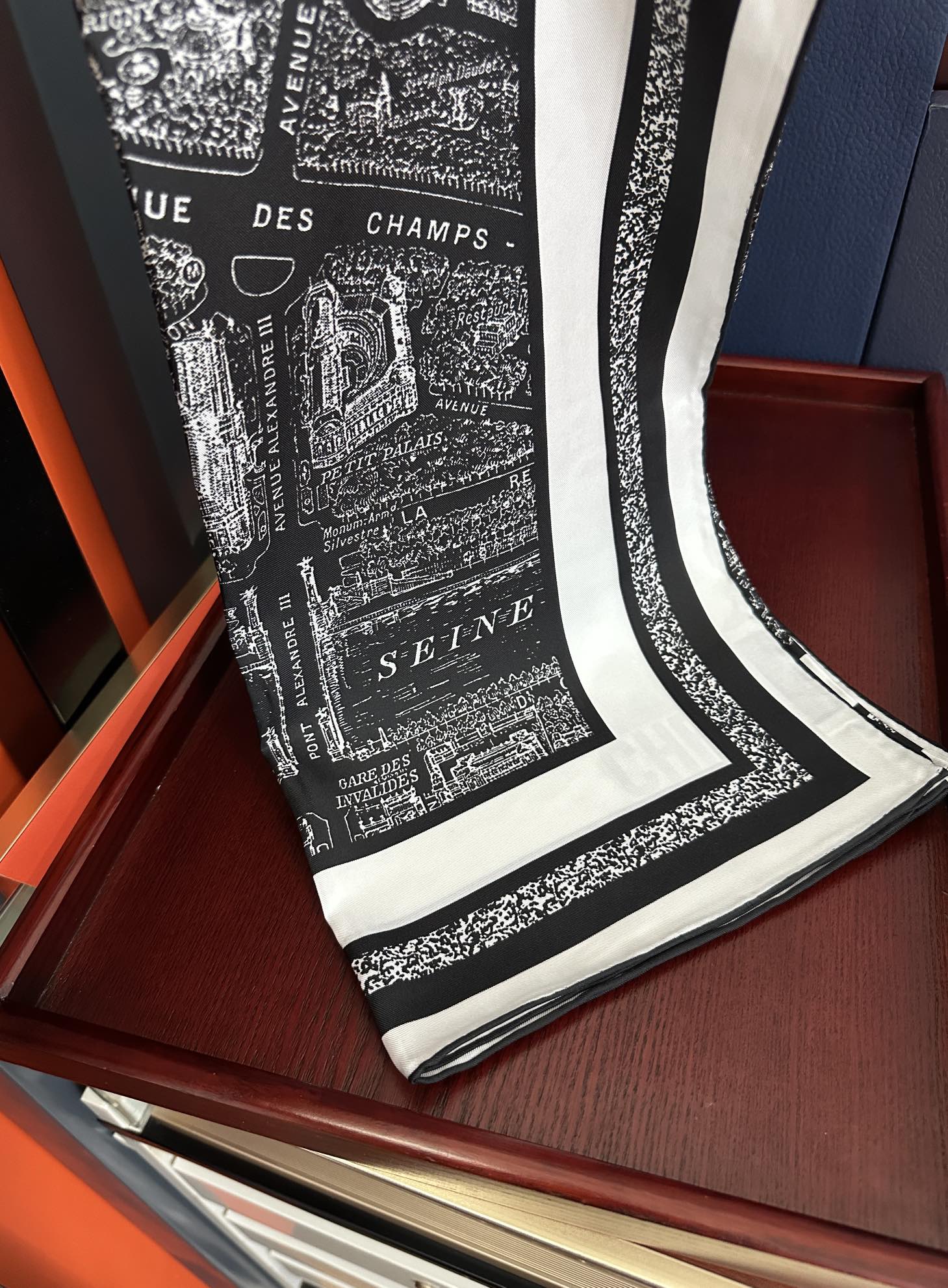 。新款 迪奥2025春夏季新款，【巴黎地图】太美了玫瑰买到都说好👍下手一定要快高端 大爱❤️女人尤物 货