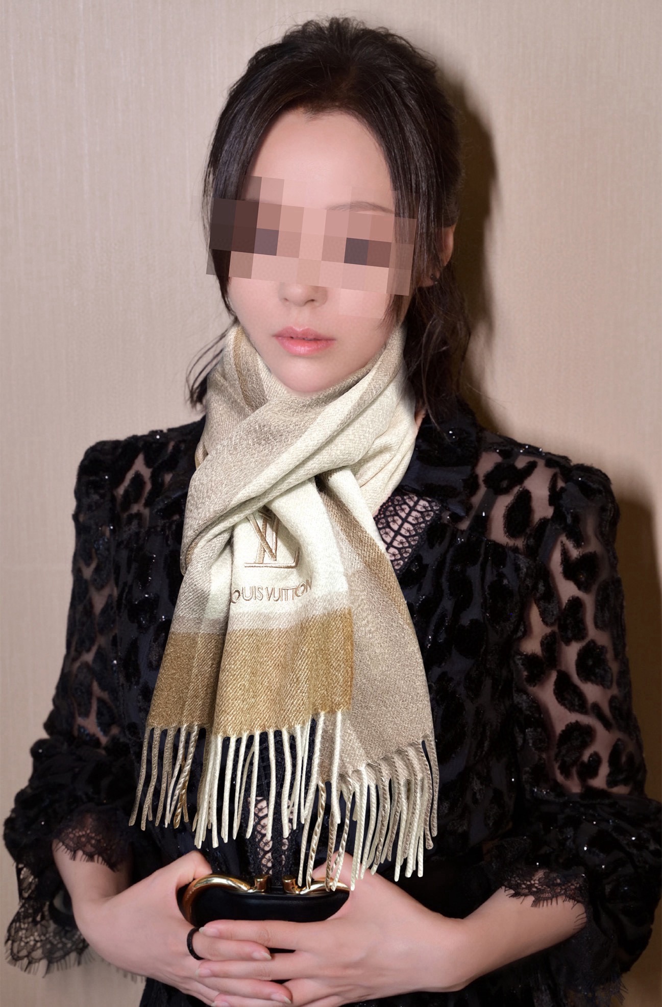 上新。2010 吧宝利 最爆款【采用内蒙古山羊绒】🎉男女士情侣款👫围巾‼️太美了😎让人耳目一新的感觉色色