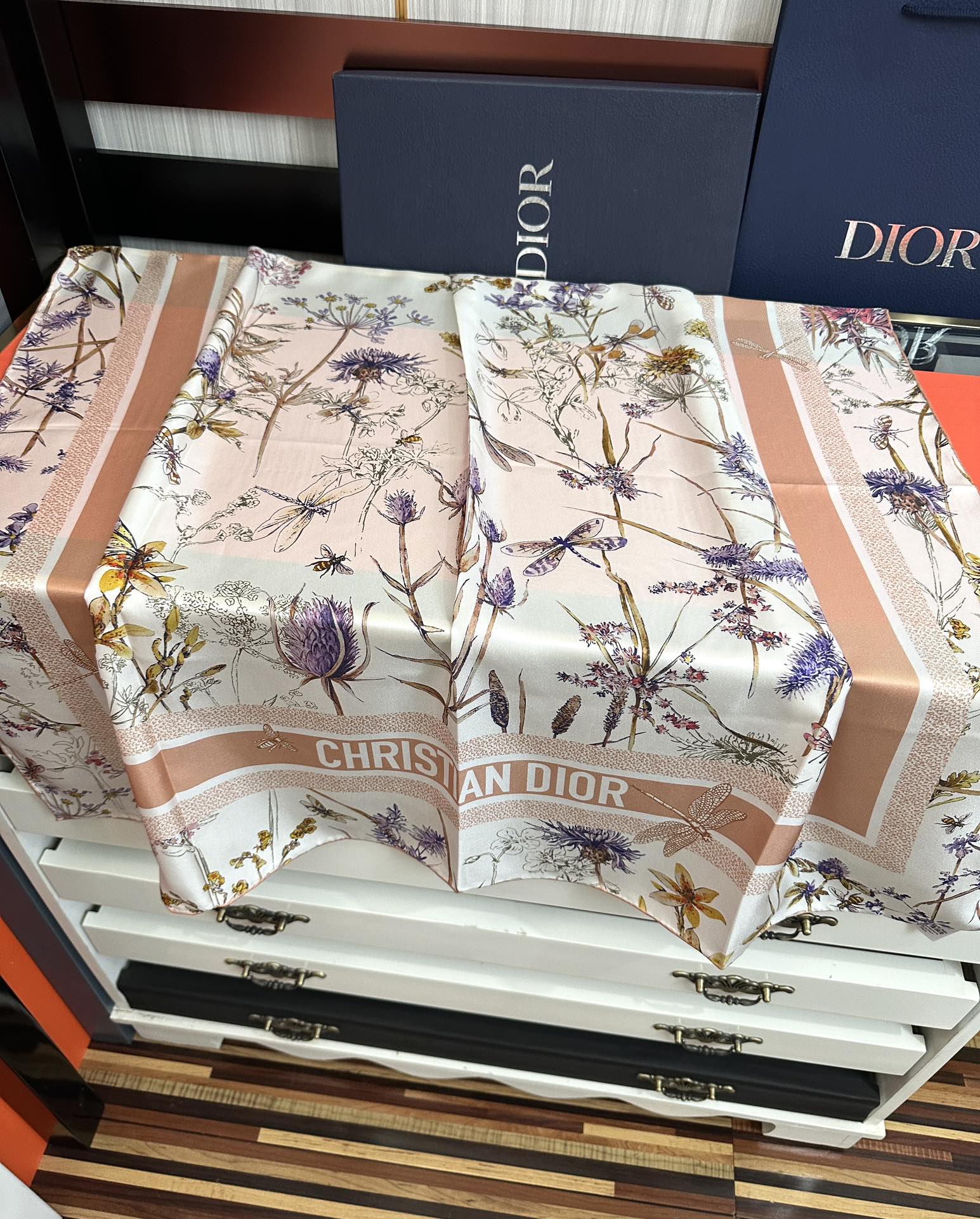 🆕高版本 迪奥 太美了 2025春夏季新款，太美了玫瑰买到都说好👍下手一定要快高端 大爱❤️女人尤物 货