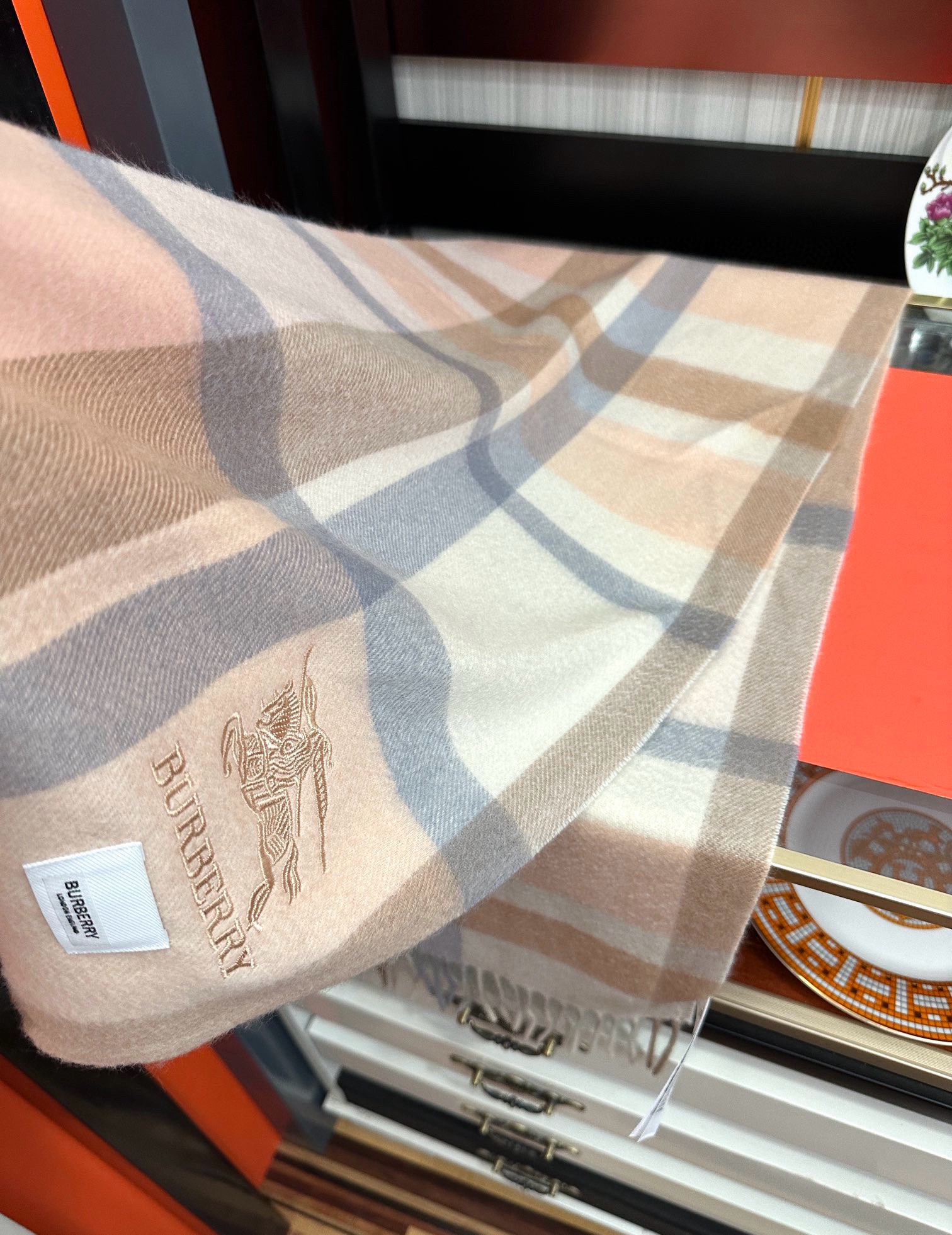 。85%山羊绒  2025巴宝莉【刺绣战马】采用内蒙古顶级山羊绒 最新款男女通用情侣款👫重磅推荐💥 经典