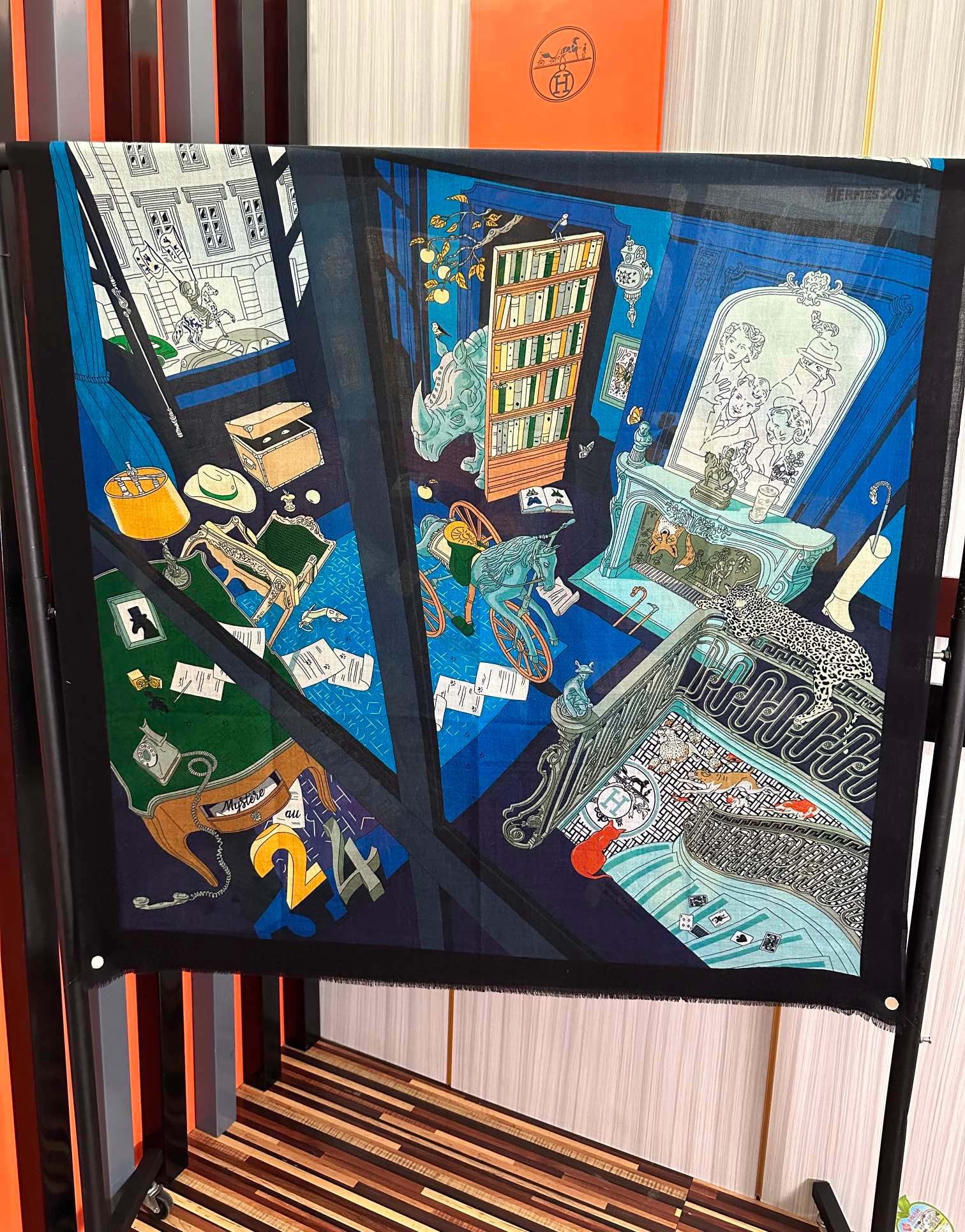 🆕 爱马士2025 最新款【24号之谜】顶级设计太美了，真心赞👍😘💍实物真心美 🎀披肩配以印花💓💃🏻无论