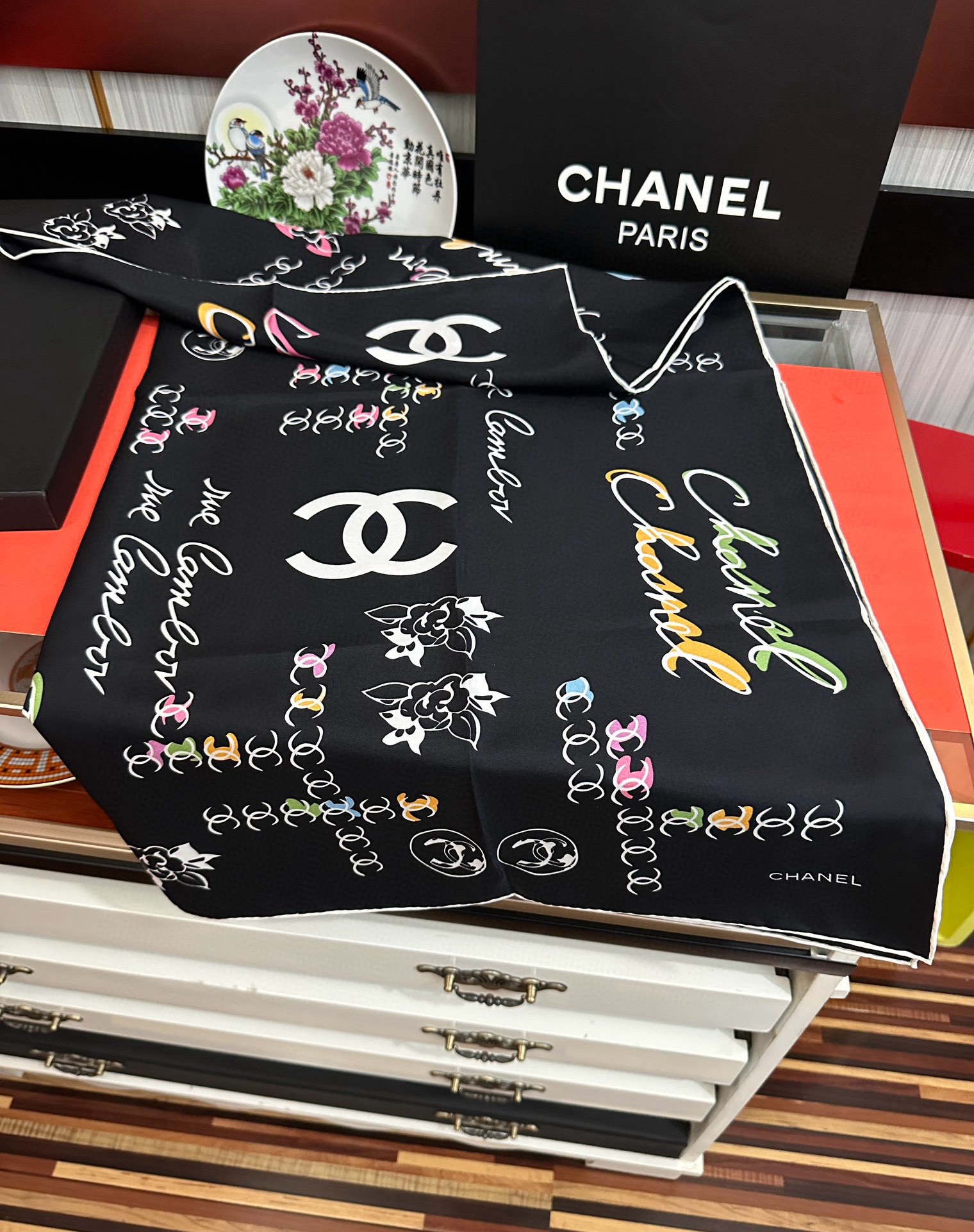 。双面同色 香奈儿18姆米 高版本👍香奶奶永远都是比较经典發一条印有字母Logo交织图案巧妙搭配得意简直