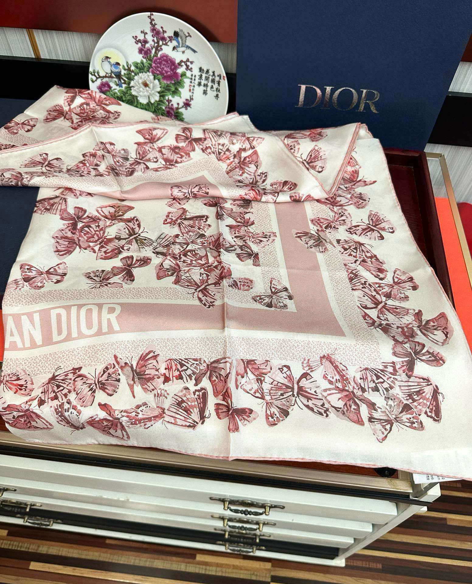 🆕新款 Dior 2025最新款官网同步Camo PaPillon 图案印花庆祝以优雅而诗意的设计全新演