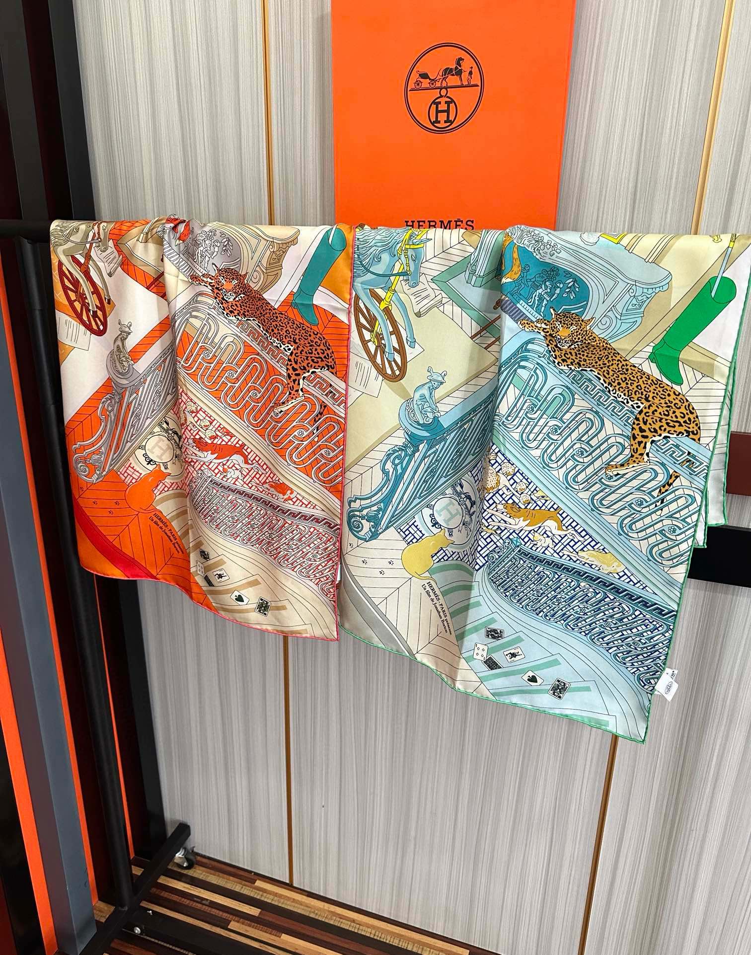 。高品质2025HERMES 【24号之谜】太阳精致卷边嘴唇太美了品质感很显好得意好搭到上瘾的丝巾色带着