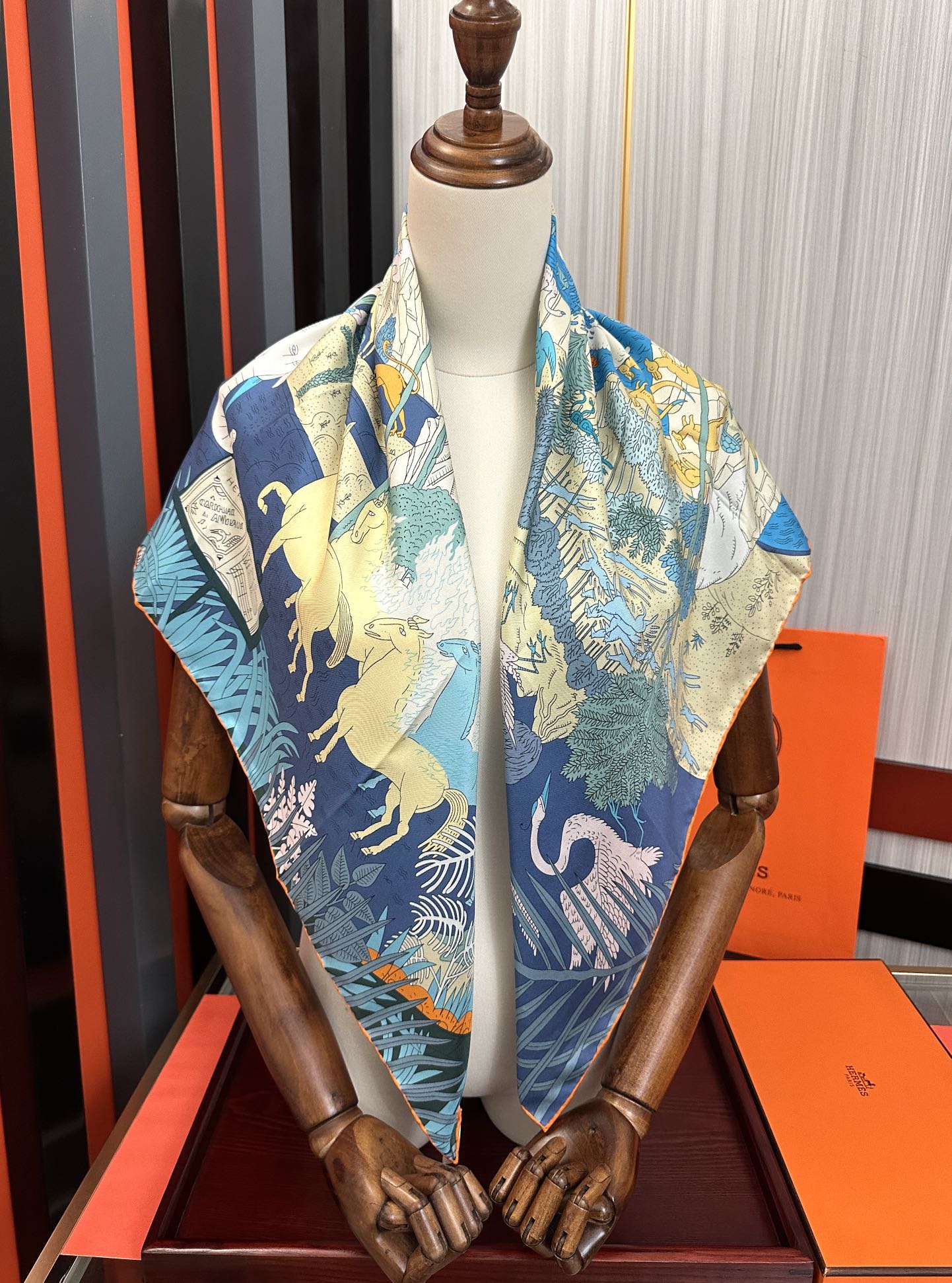 上新2025 。HERMES 重磅庆祝【大自然动物森林】方巾嘴唇精简时髦，品质感很显好得意好搭到上瘾的丝