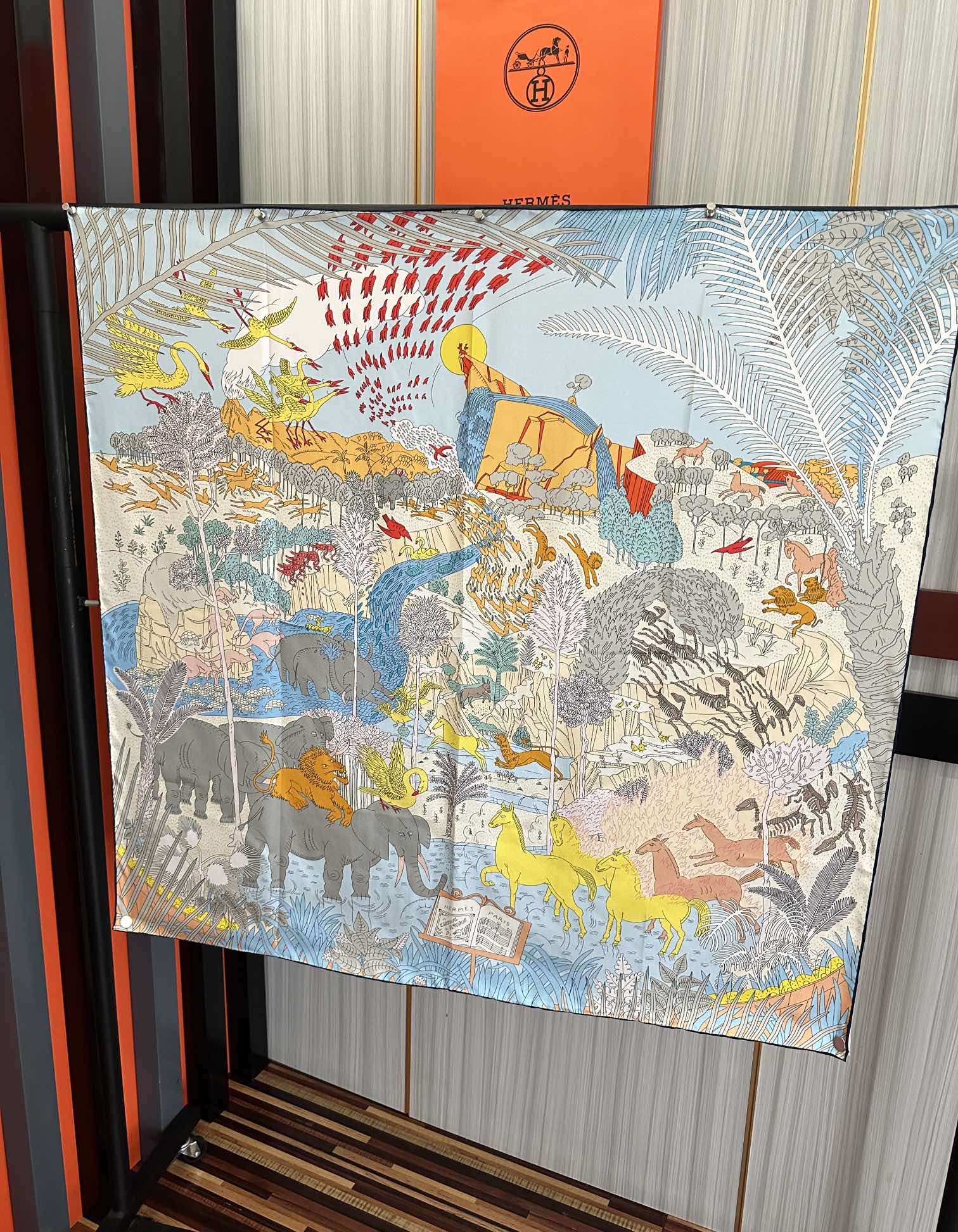 上新2025 。HERMES 重磅庆祝【大自然动物森林】方巾嘴唇精简时髦，品质感很显好得意好搭到上瘾的丝