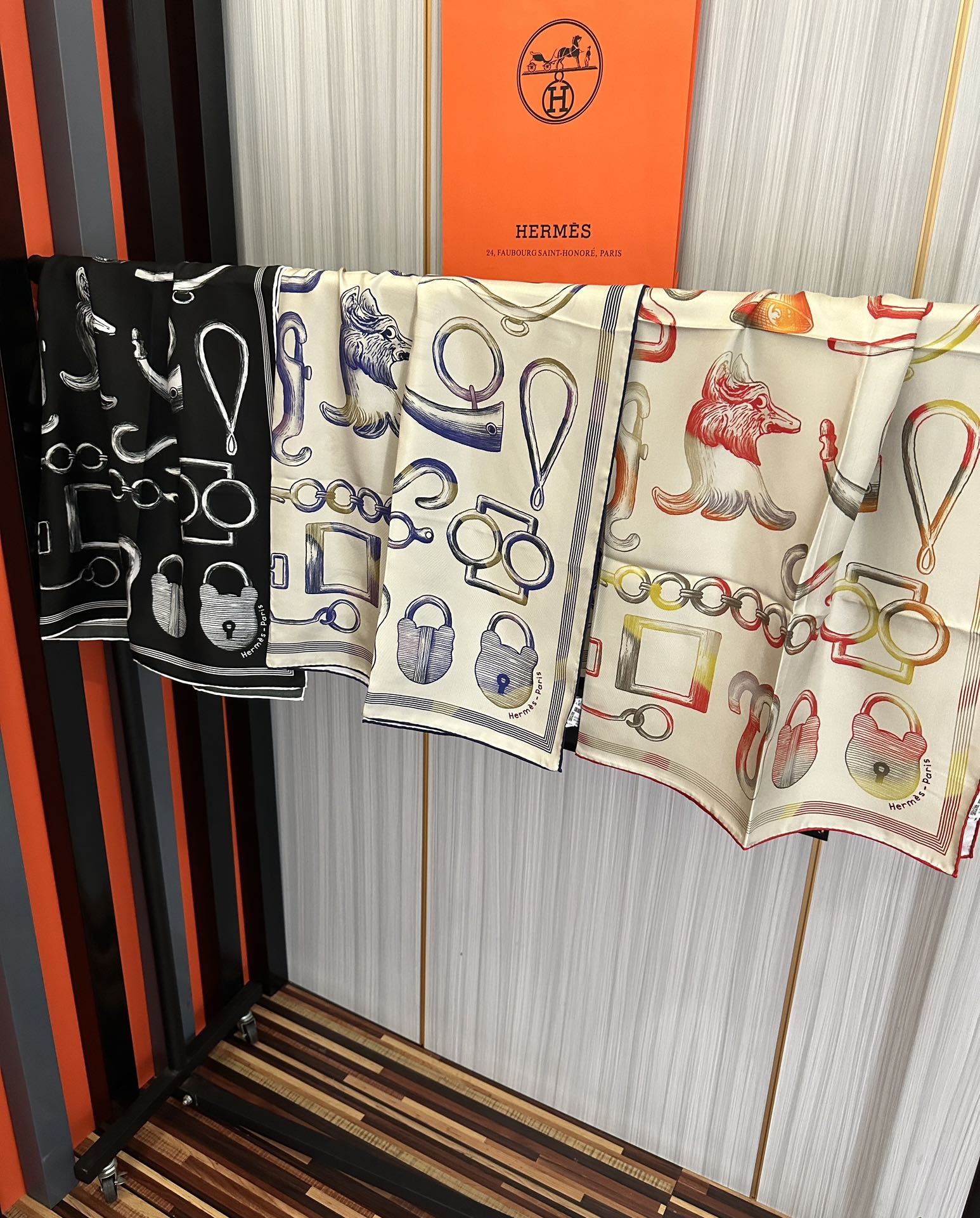 🆕高品质2025爱马仕最新款 官网同步 太阳精致卷边嘴唇太美了品质感很显好得意好搭到上瘾的丝巾色带着不显