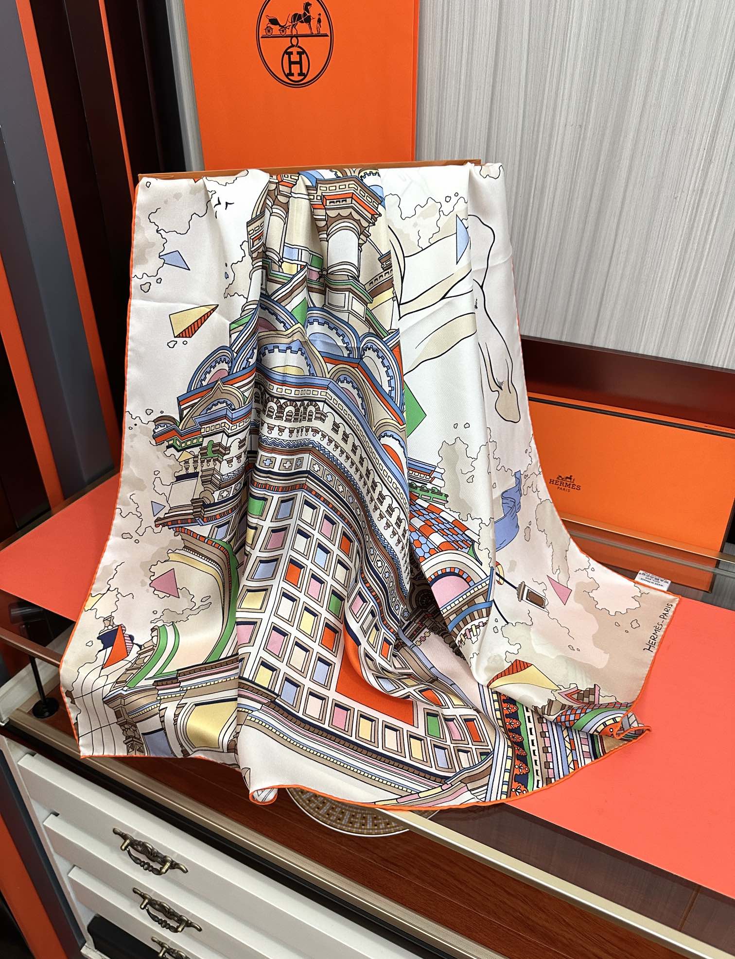 🆕高品质 爱马仕 2025新款太美了【骏马奔腾】精致手工卷边，买到都说好👍下手一定要快高端 大爱❤️女人