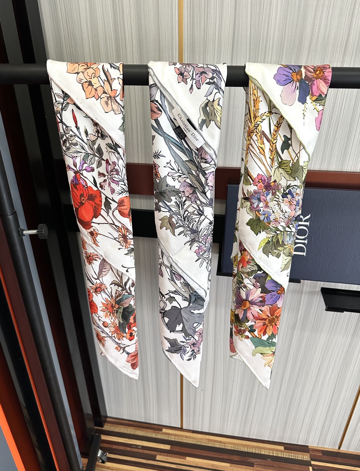 。 迪奥2025春夏季新款，【太阳花神系列】太美了玫瑰买到都说好👍下手一定要快高端 大爱❤️女人尤物 货