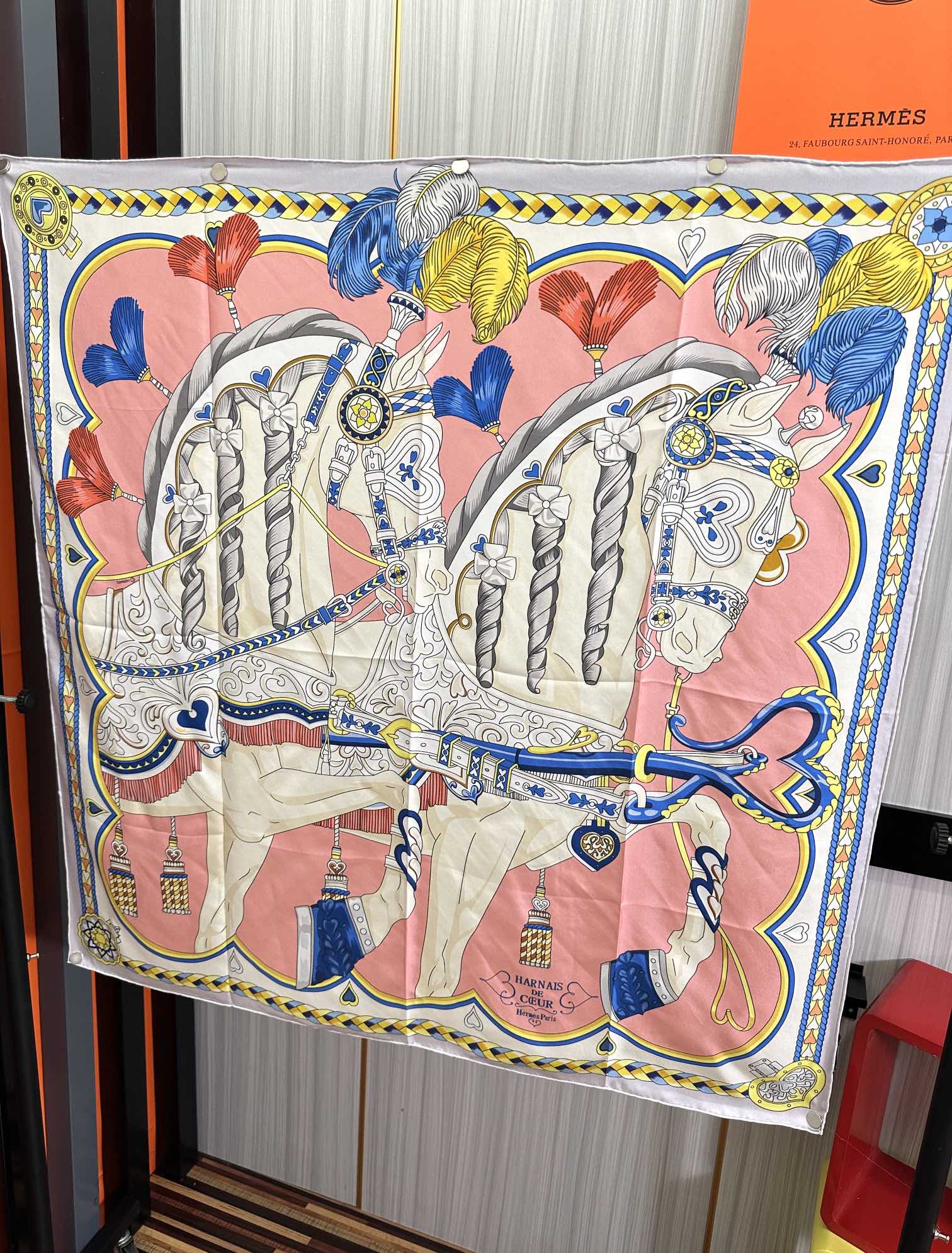 。高版本 爱马仕 2025新款【骏马奔腾】精致手工卷边，买到都说好👍下手一定要快高端 大爱❤️女人尤物 