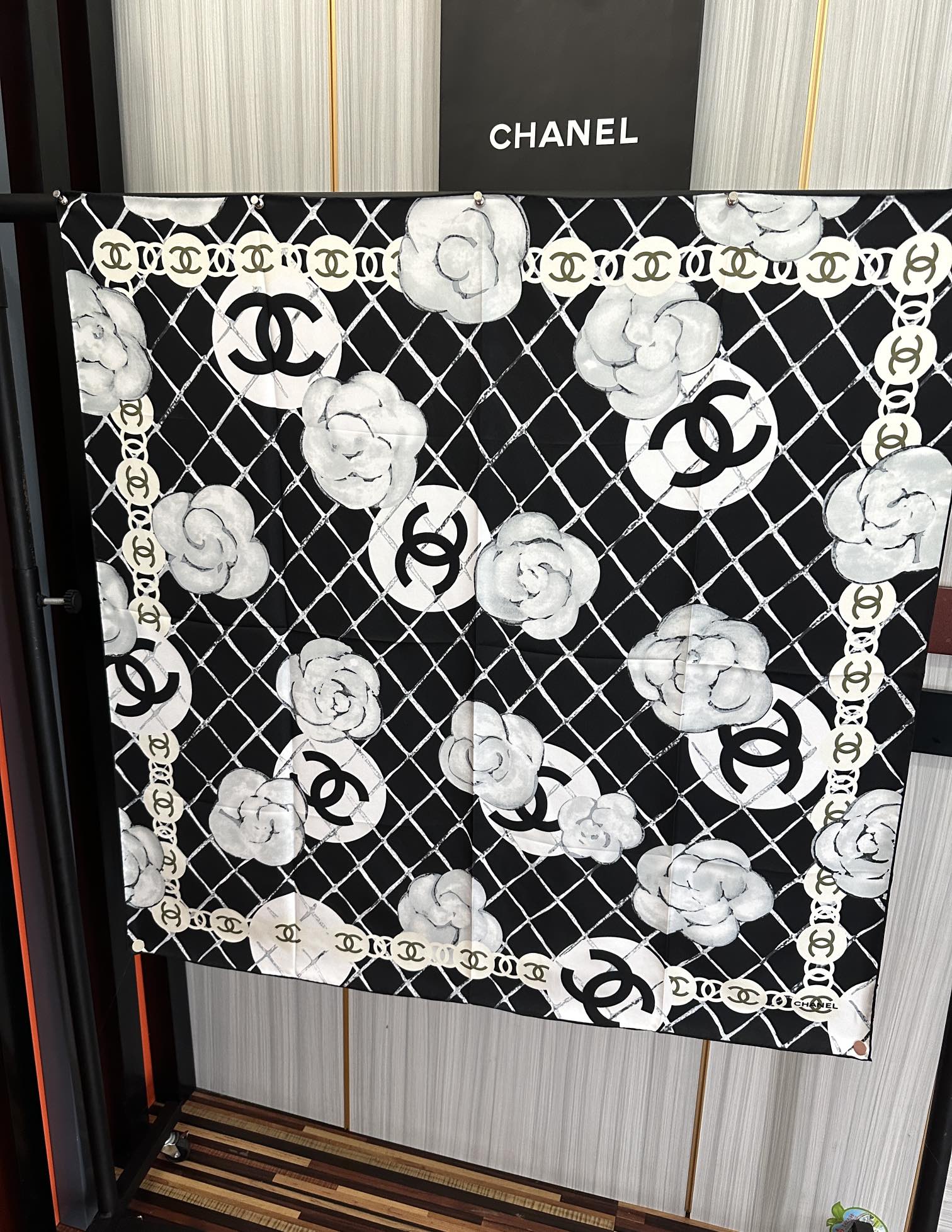 。2010高品质 香奈儿【山茶花系列】 精致款边 永远都是那么经典發『▪️落入安稳，经典宇宙情人』香粉欢