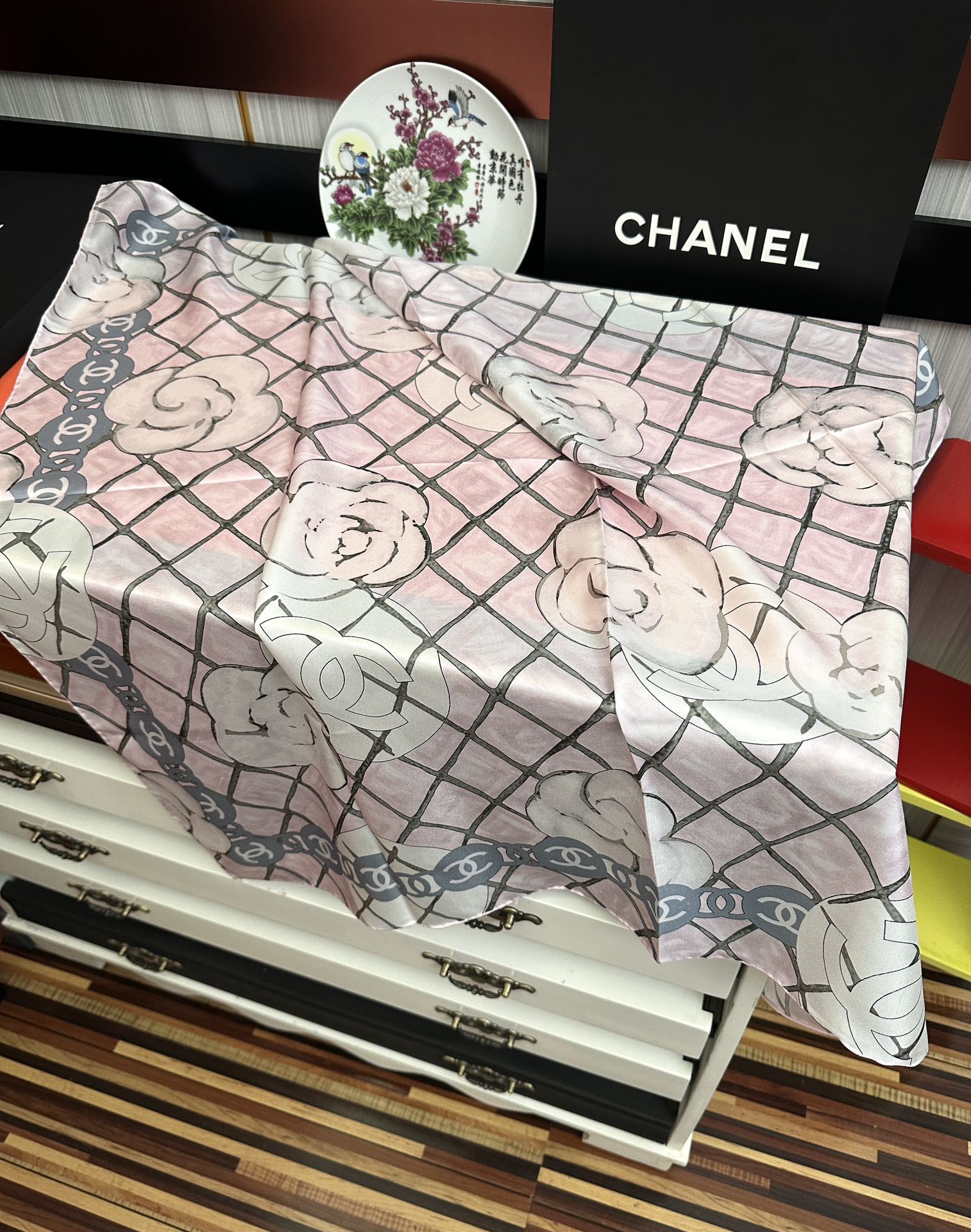 。2010高品质 香奈儿【山茶花系列】 精致款边 永远都是那么经典發『▪️落入安稳，经典宇宙情人』香粉欢