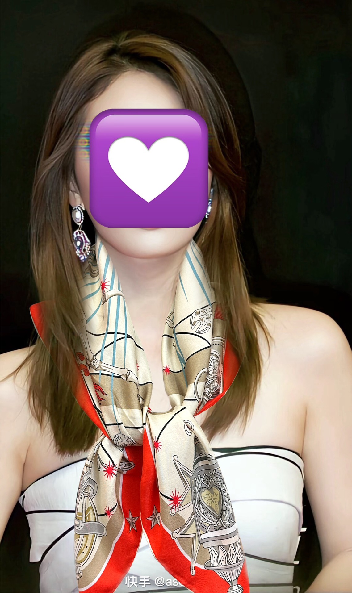 高版本。2010爱马仕【星辰合唱曲】90典藏方巾通过别致的经典色彩向原创设计致敬太阳作品未经重新诠释或设