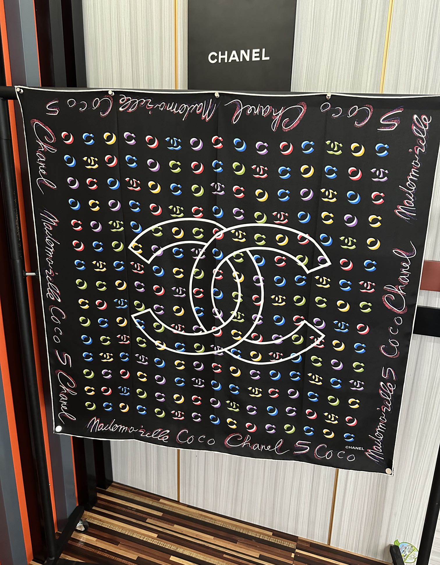 🆕 香奈儿 【Coco字母炫彩】官网同步庆祝工艺提花+双面数码印花搭配精致的手工卷边工艺得意质感高级且细