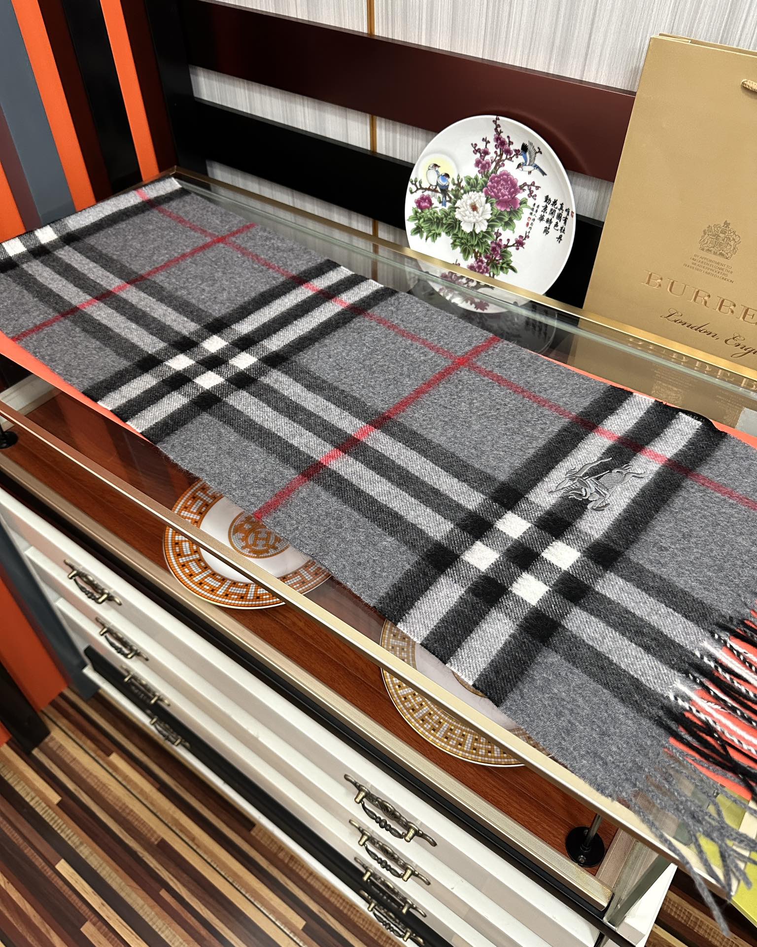  。85%羊绒 巴宝莉2025情侣款最爆款【采用内蒙古山羊绒】🎉男女士情侣款👫围巾‼️太美了😎让人耳目一