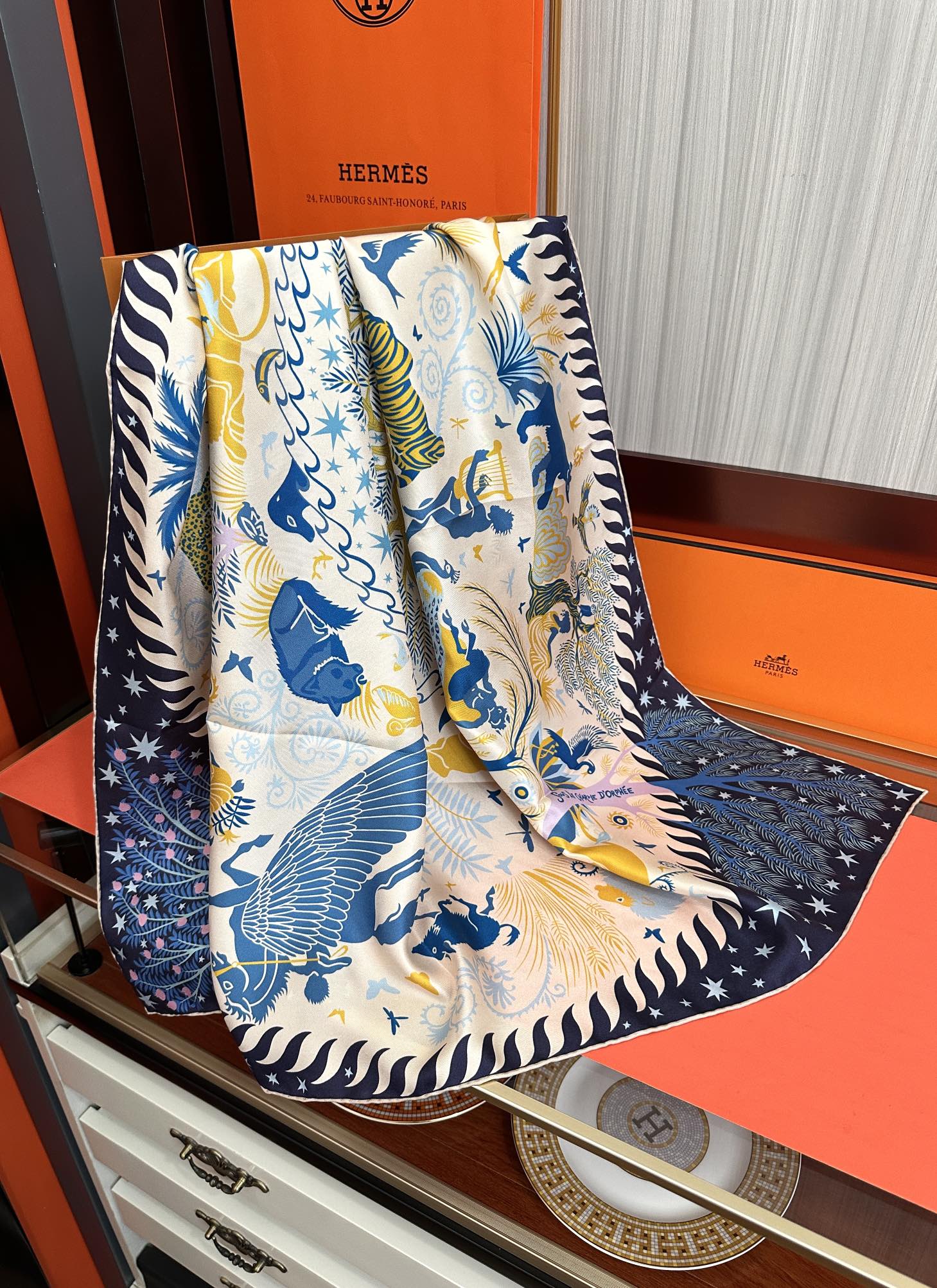 🆕高品质。H家2025新款【大自然动物图】大爱❤️女人尤物 货极少 四季都可以用‼️真心美的让人非常非常